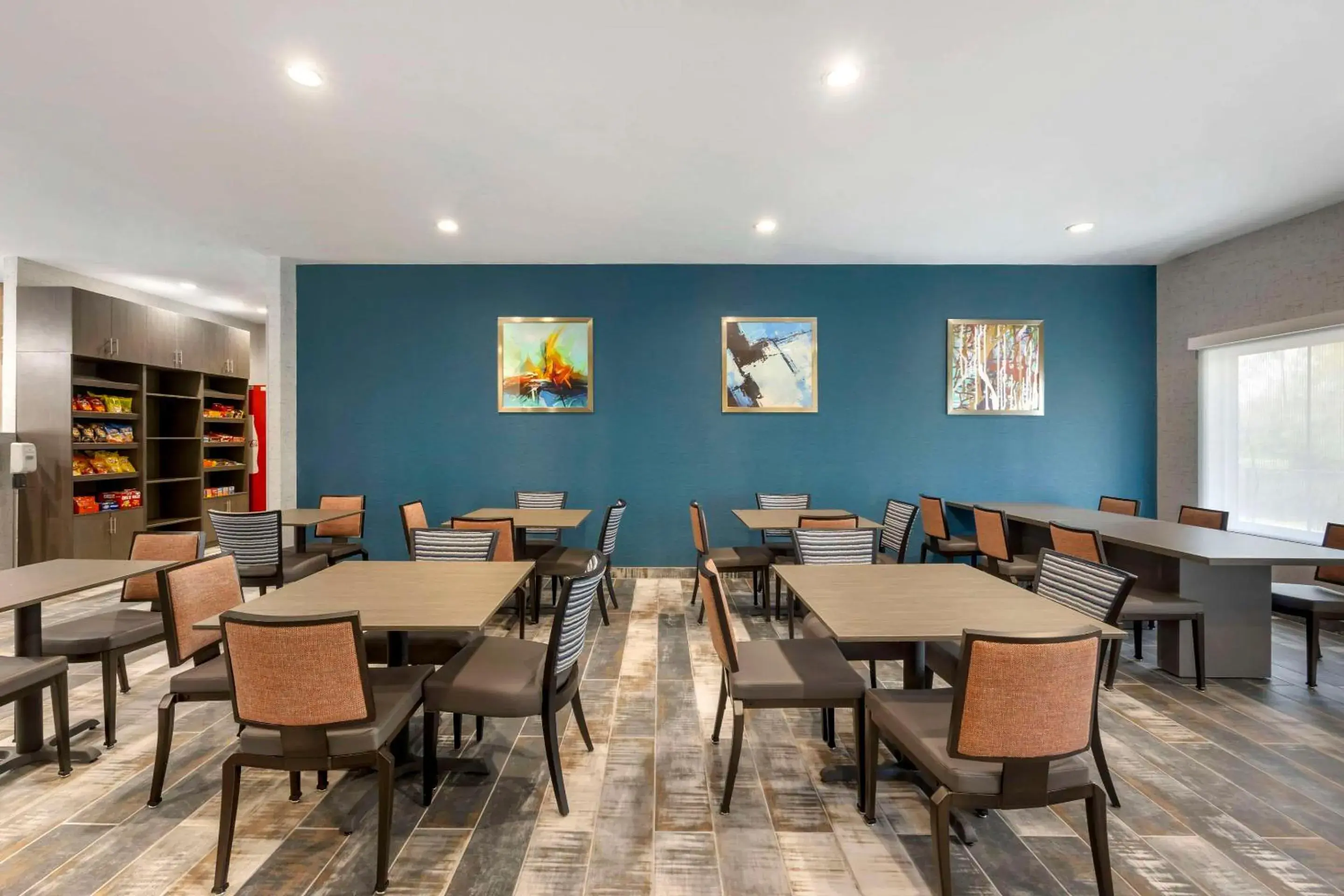 Breakfast in Quality Inn & Suites Joelton - Nashville Breakfast in Quality Inn & Suites Joelton - Nashville