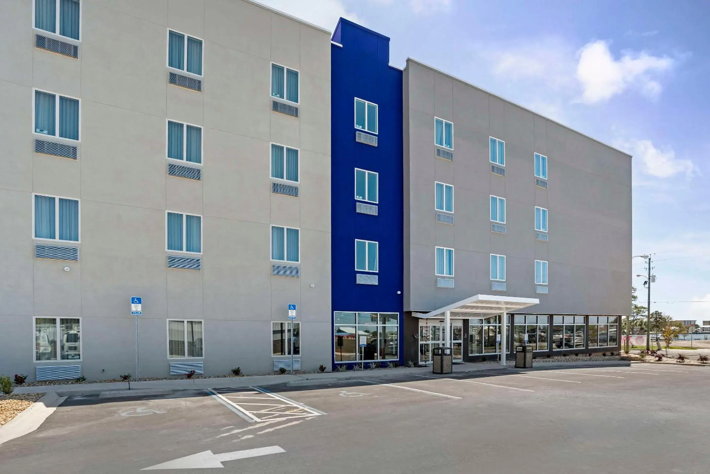 Property building in Sleep Inn & Suites Fort Walton Beach - Destin West Property building in Sleep Inn & Suites Fort Walton Beach - Destin West