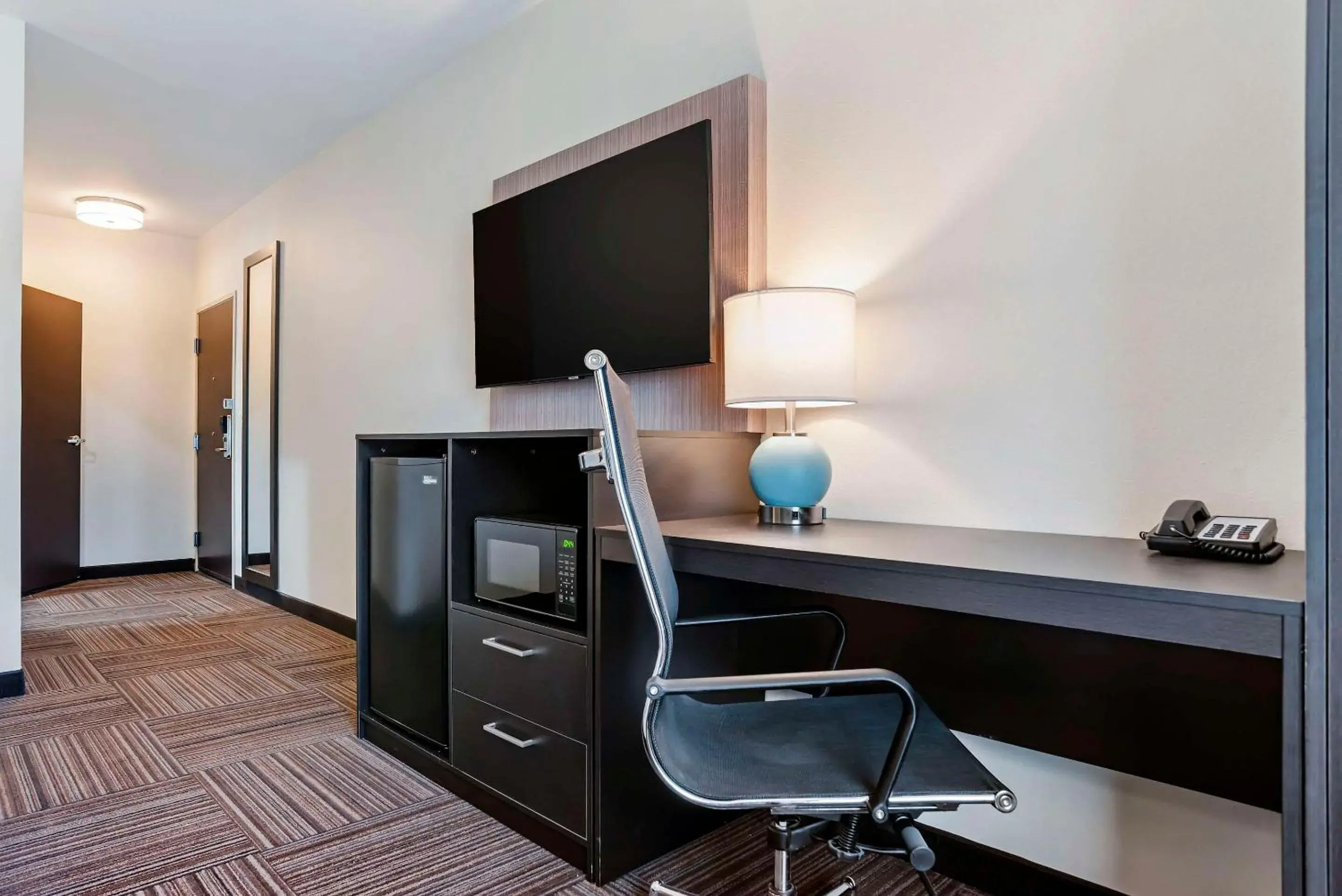 Quadruple Room with Two Queen Beds - Non Smoking in Sleep Inn & Suites Fort Walton Beach - Destin West Quadruple Room with Two Queen Beds - Non Smoking in Sleep Inn & Suites Fort Walton Beach - Destin West