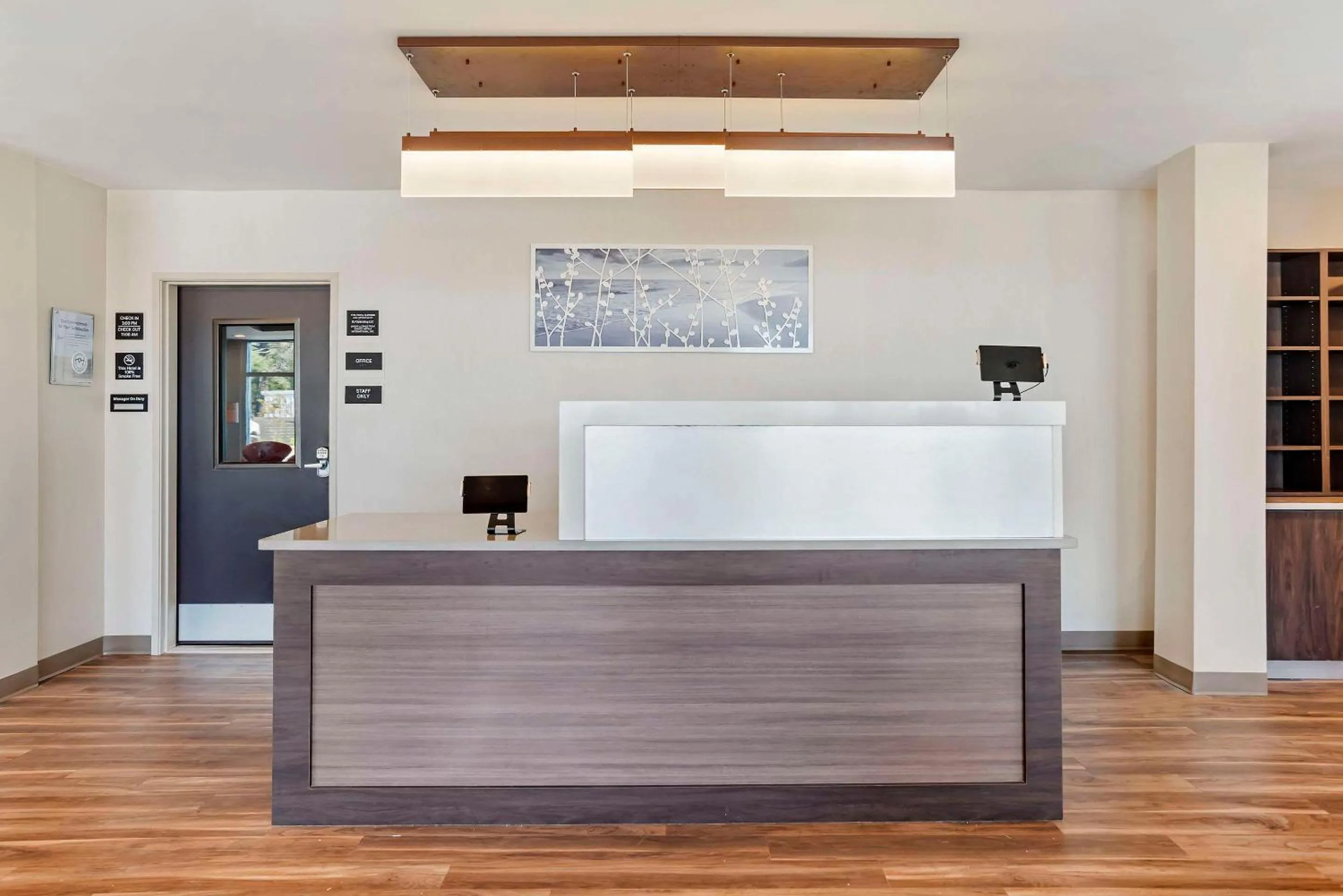 Lobby or reception in Sleep Inn & Suites Fort Walton Beach - Destin West