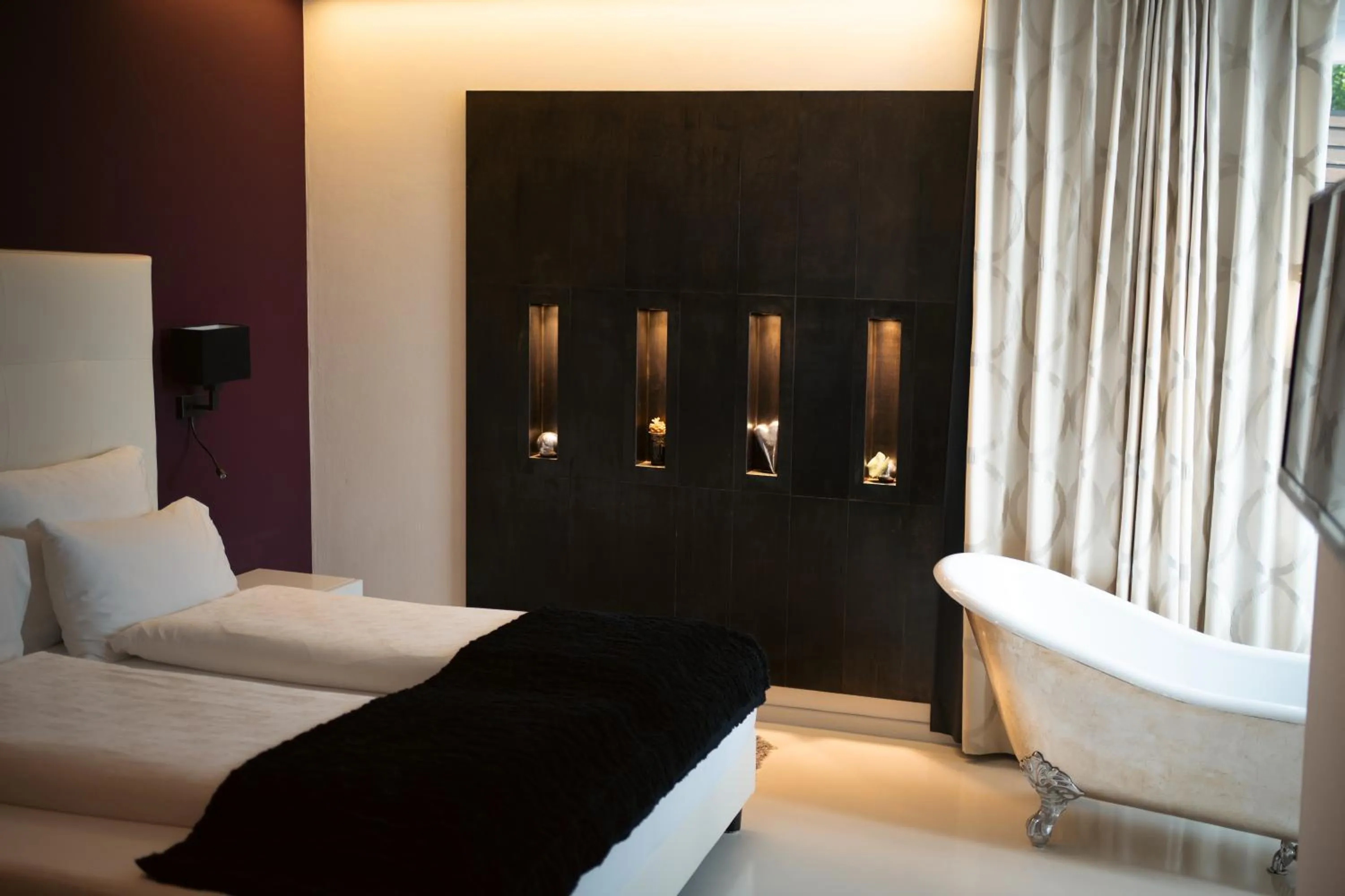 Bed in Merangardenvilla adults only