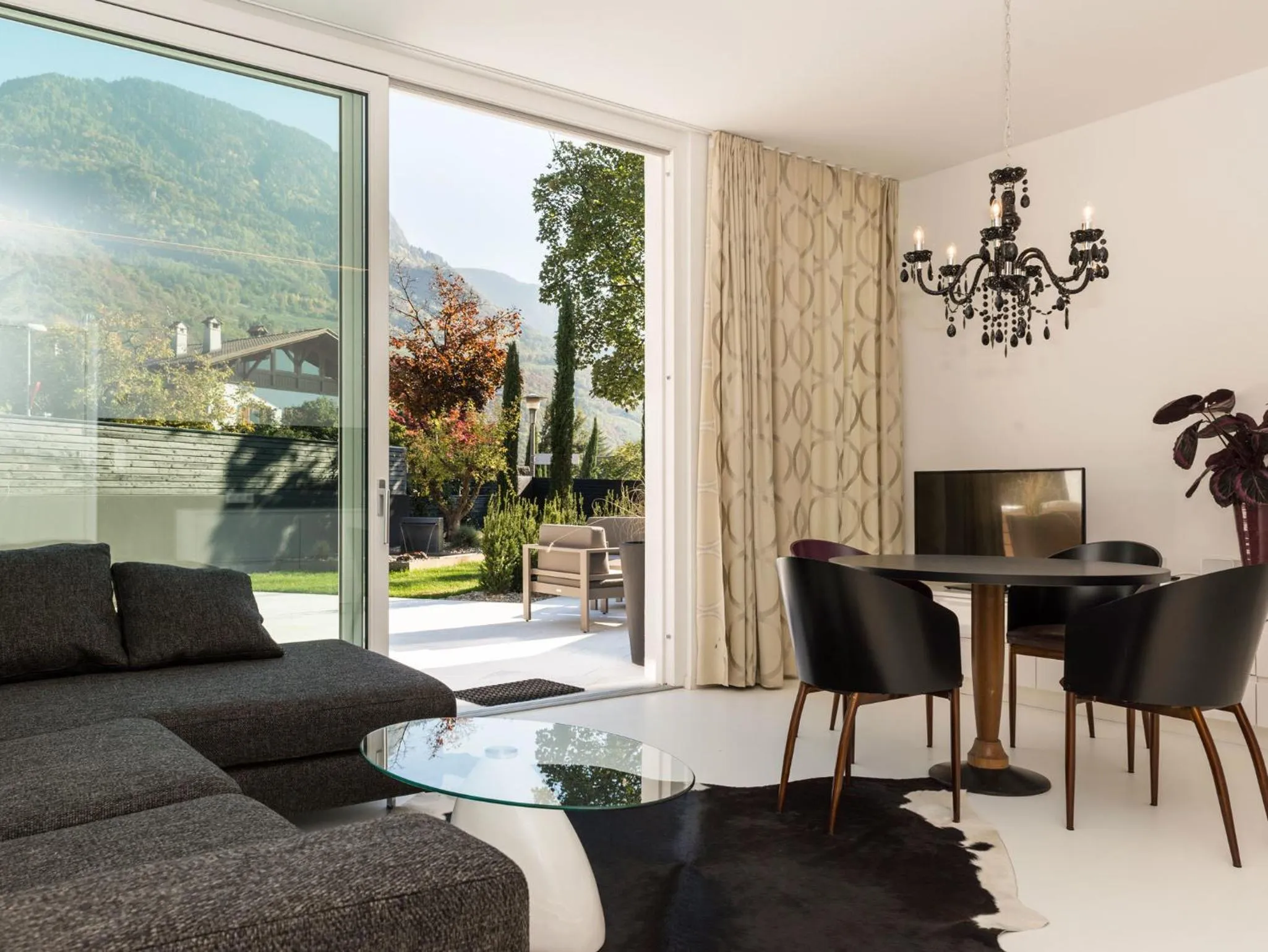 Living room in Merangardenvilla adults only