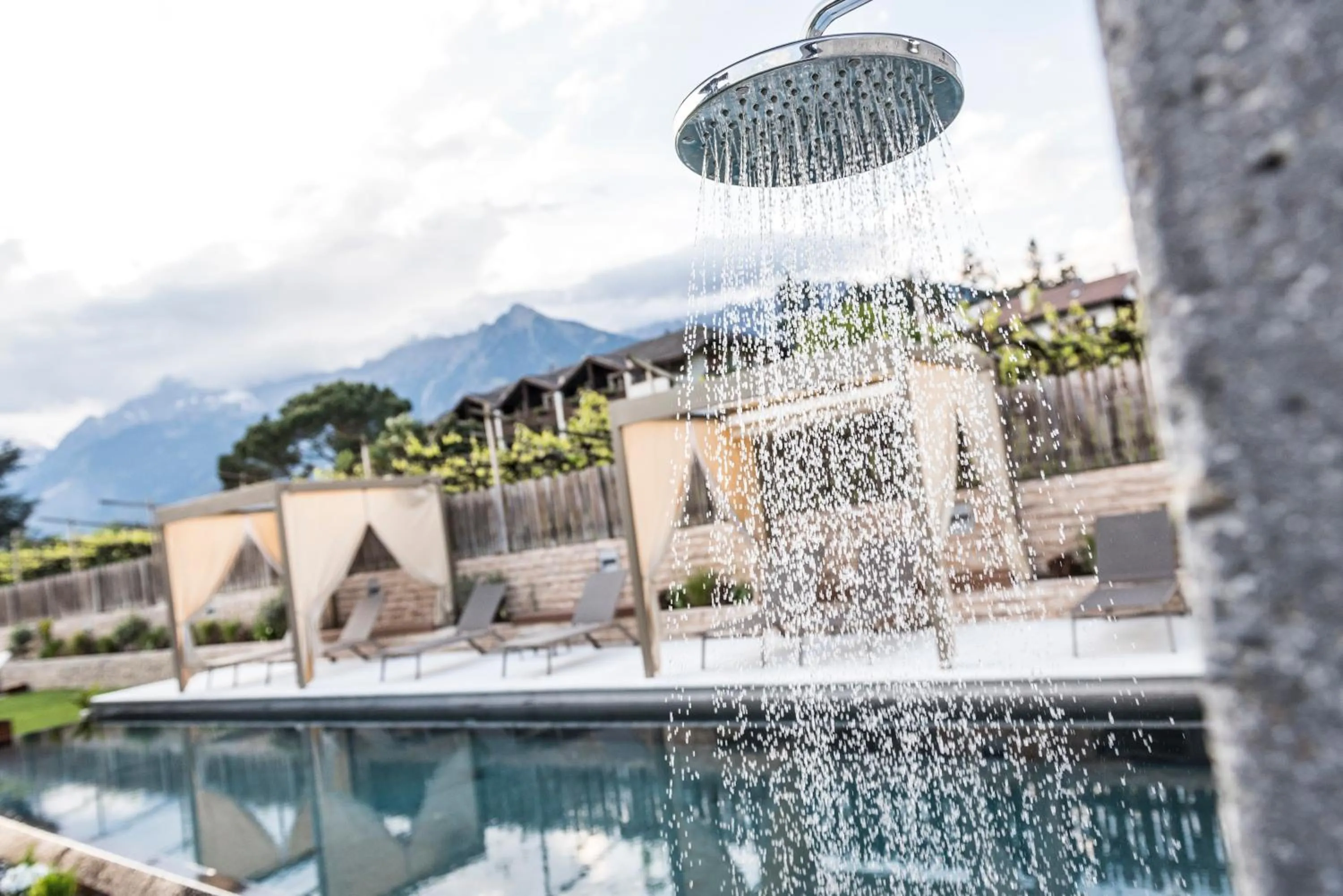 Merangardenvilla adults only