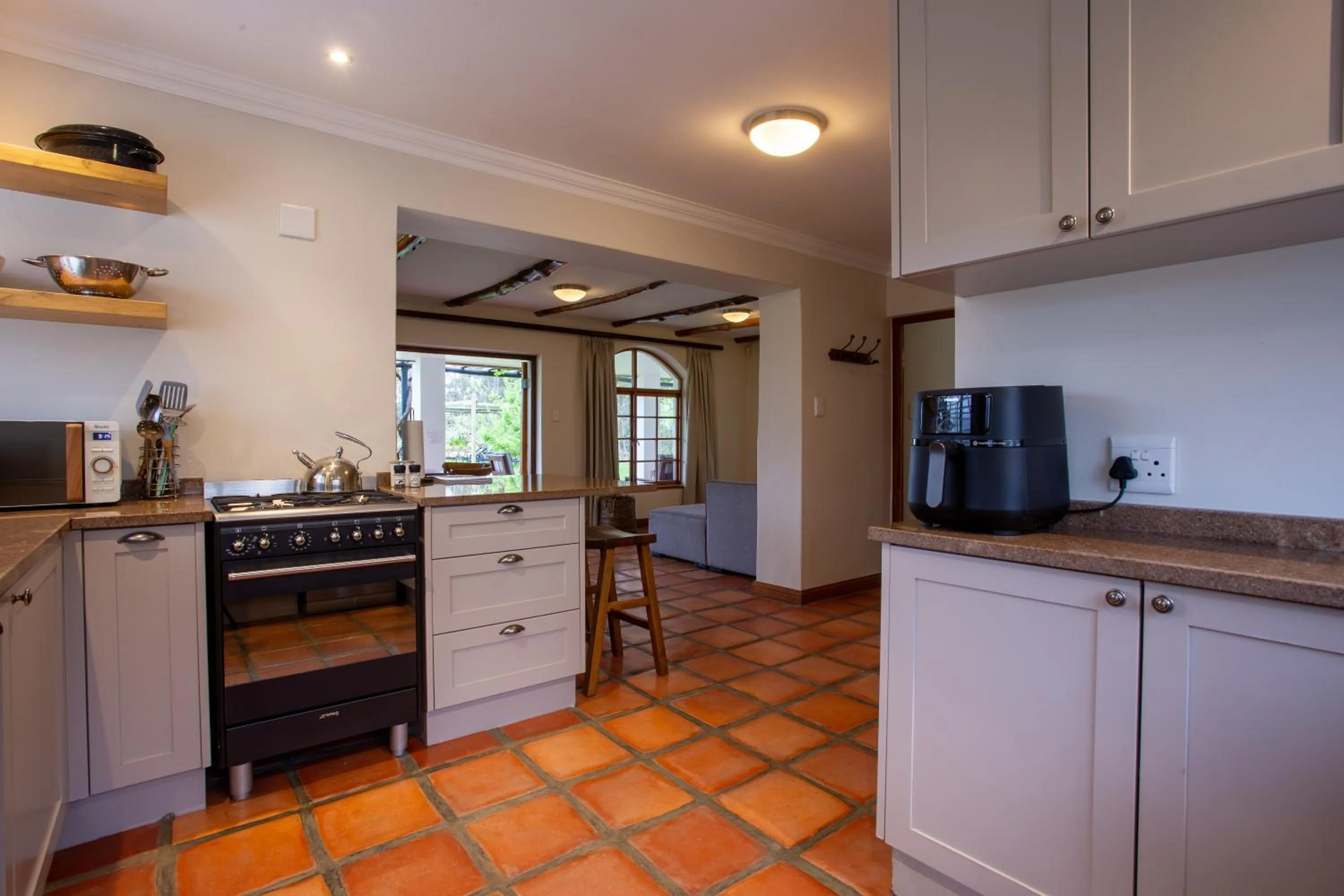 Kitchen or kitchenette in Raptor Rise Farm