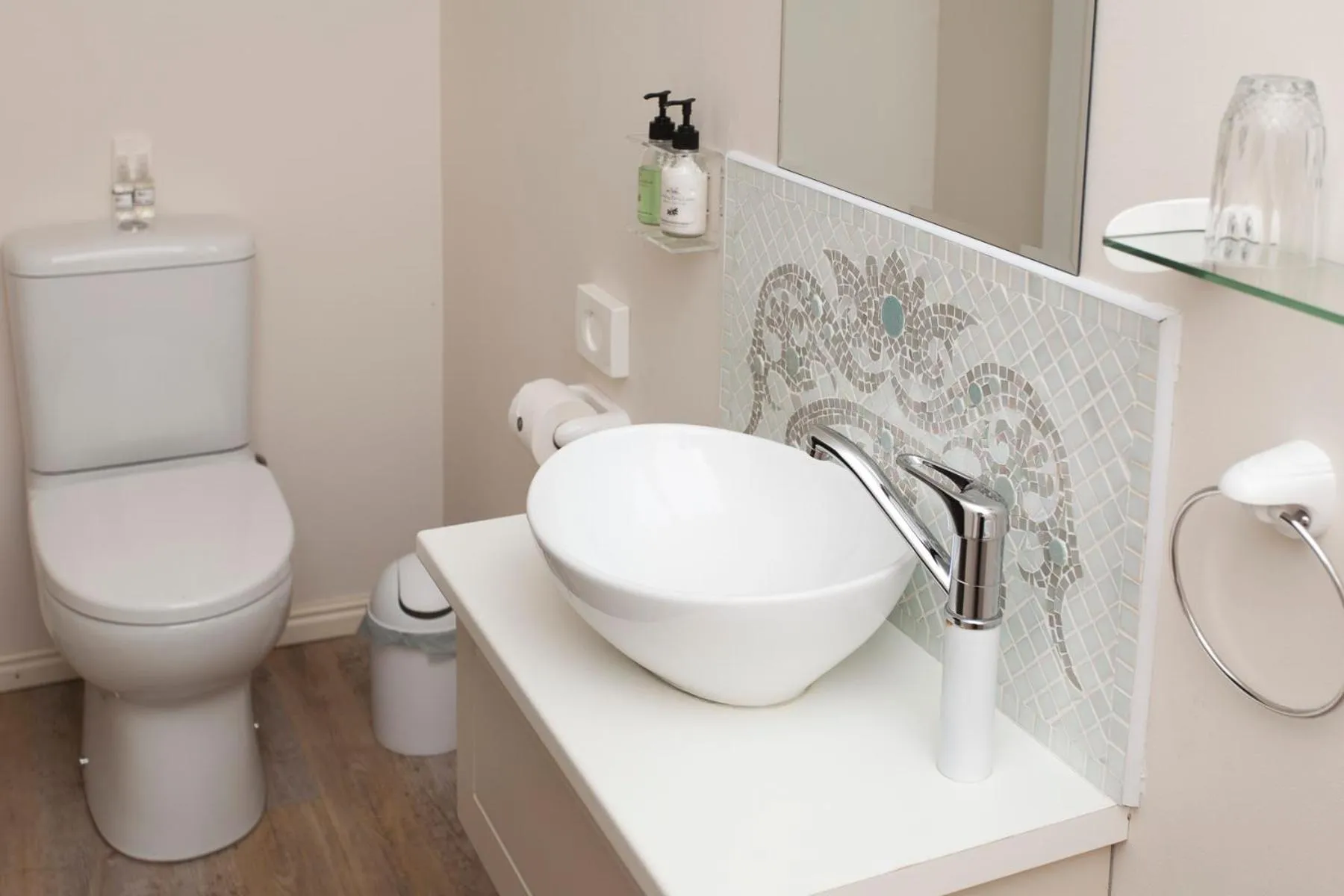 Bathroom in Raptor Rise Farm