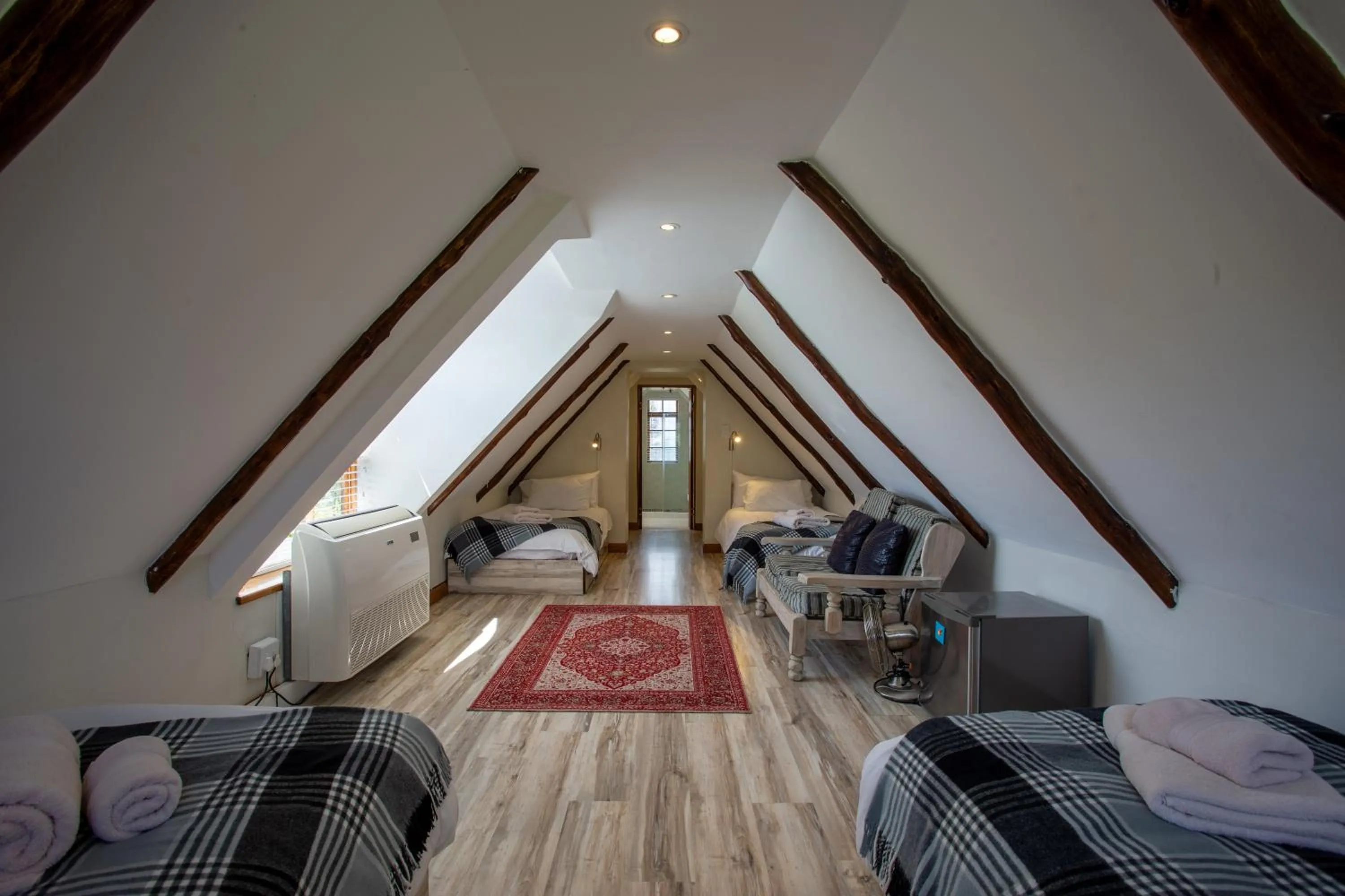 Bedroom, Bed in Raptor Rise Farm