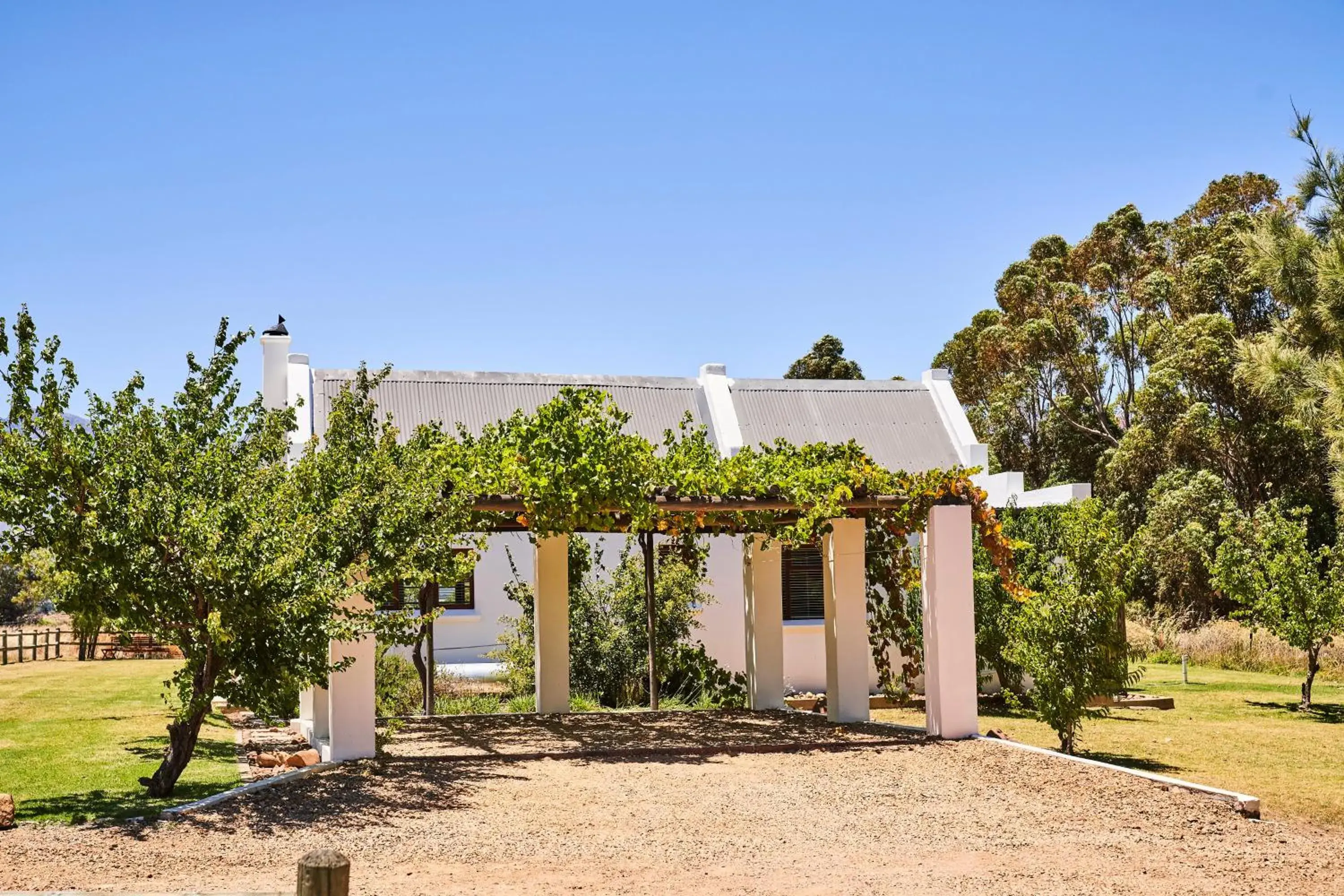 Property building in Raptor Rise Farm Property building in Raptor Rise Farm