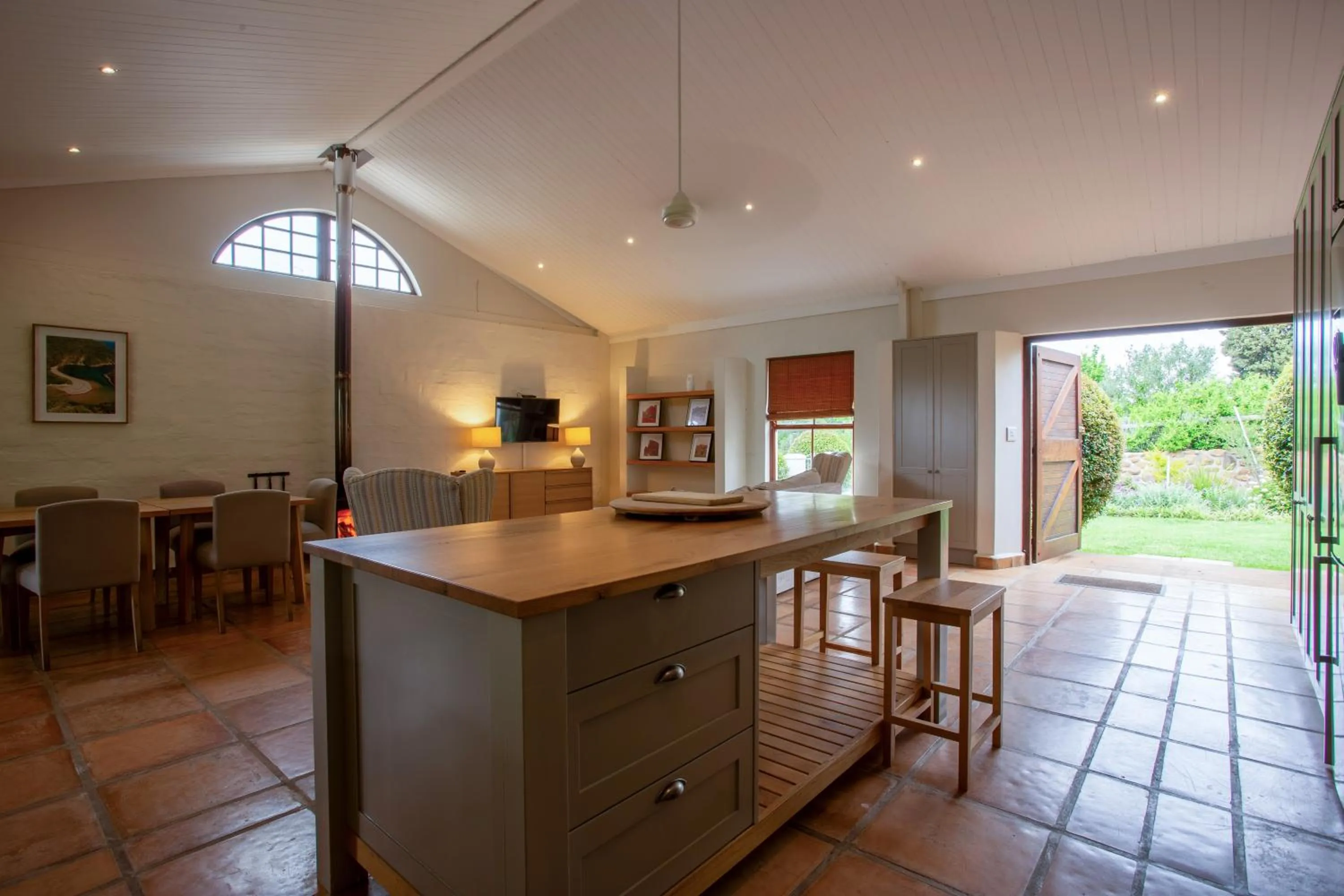 Kitchen or kitchenette in Raptor Rise Farm