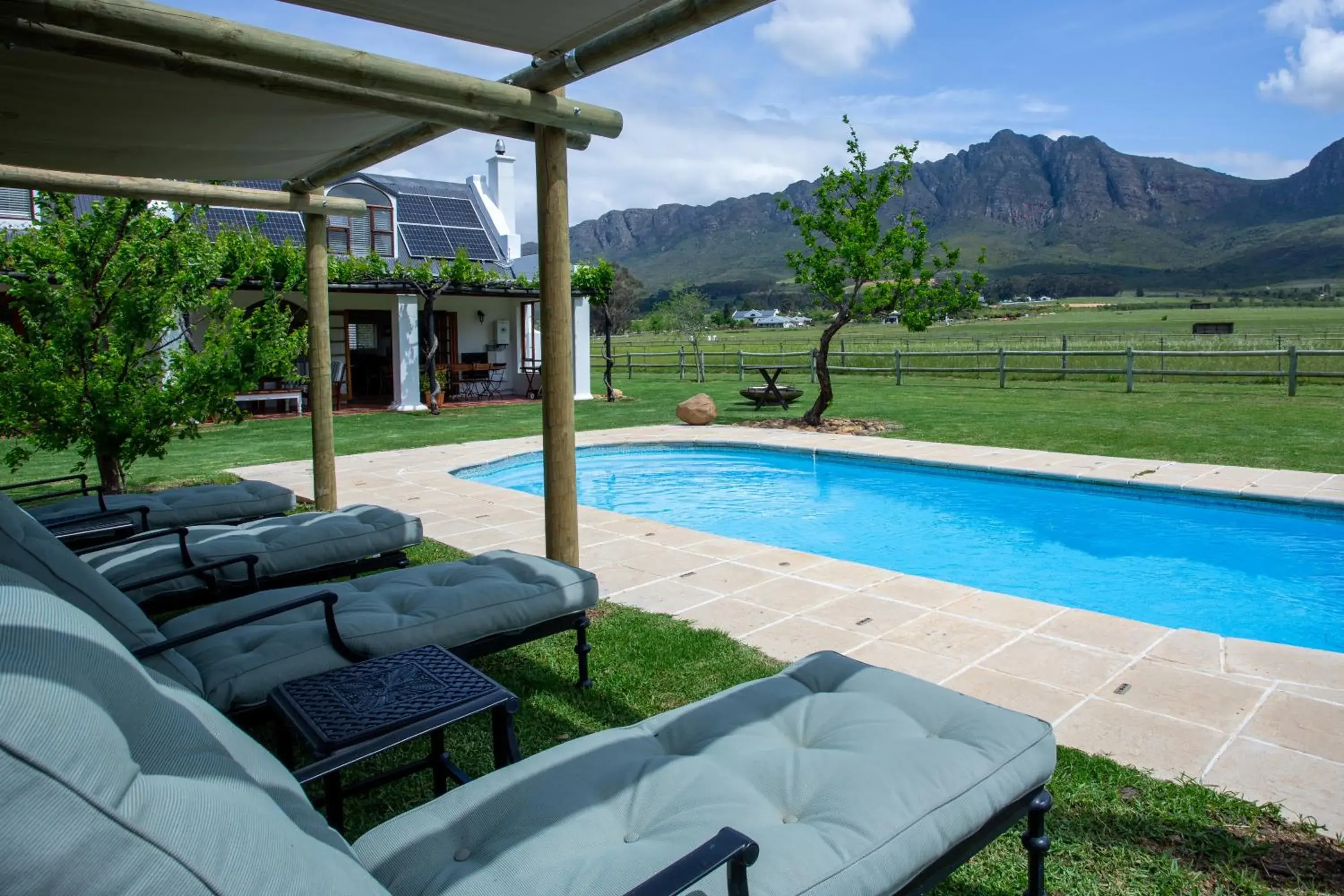 Swimming pool in Raptor Rise Farm Swimming pool in Raptor Rise Farm