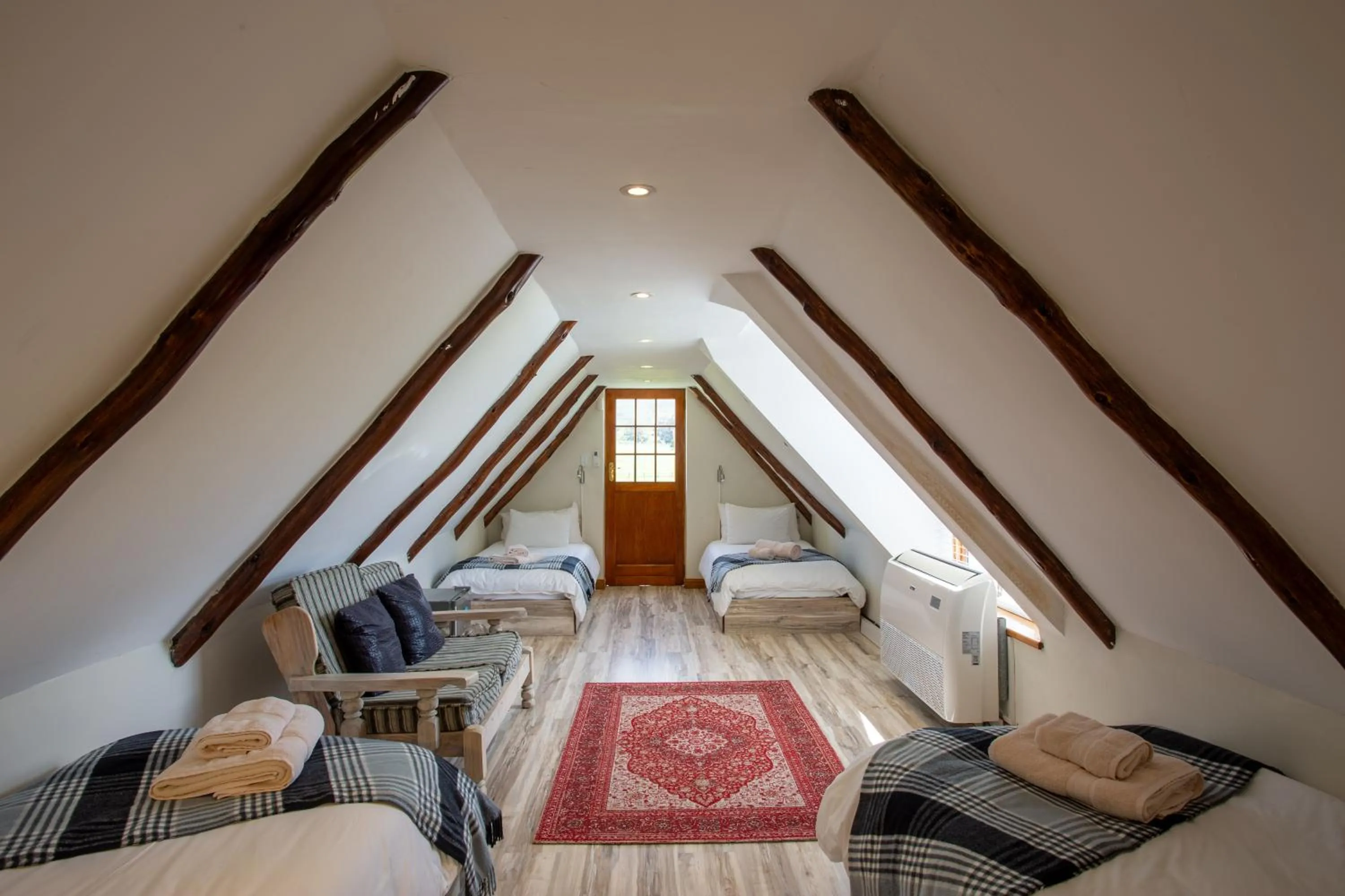 Bedroom, Bed in Raptor Rise Farm