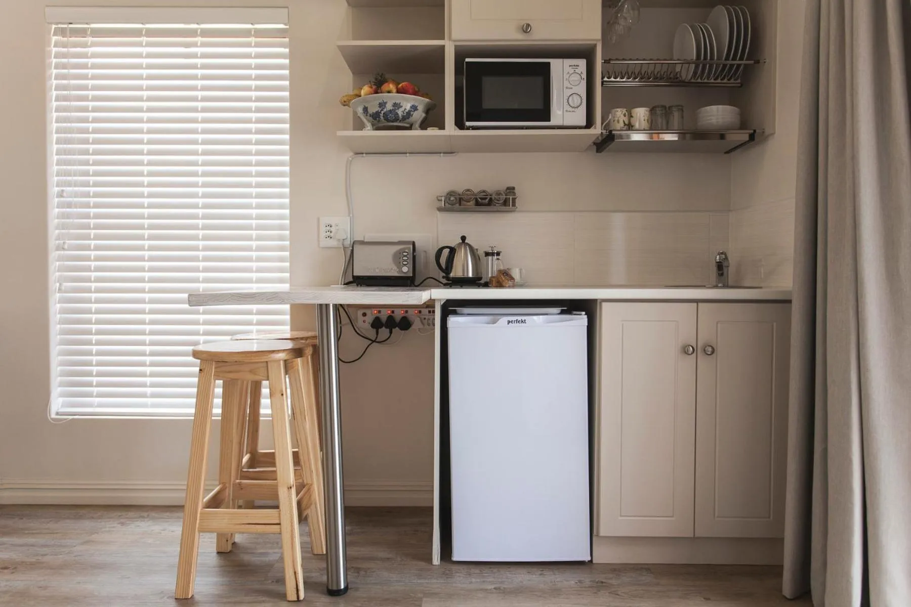 Kitchen or kitchenette in Raptor Rise Farm