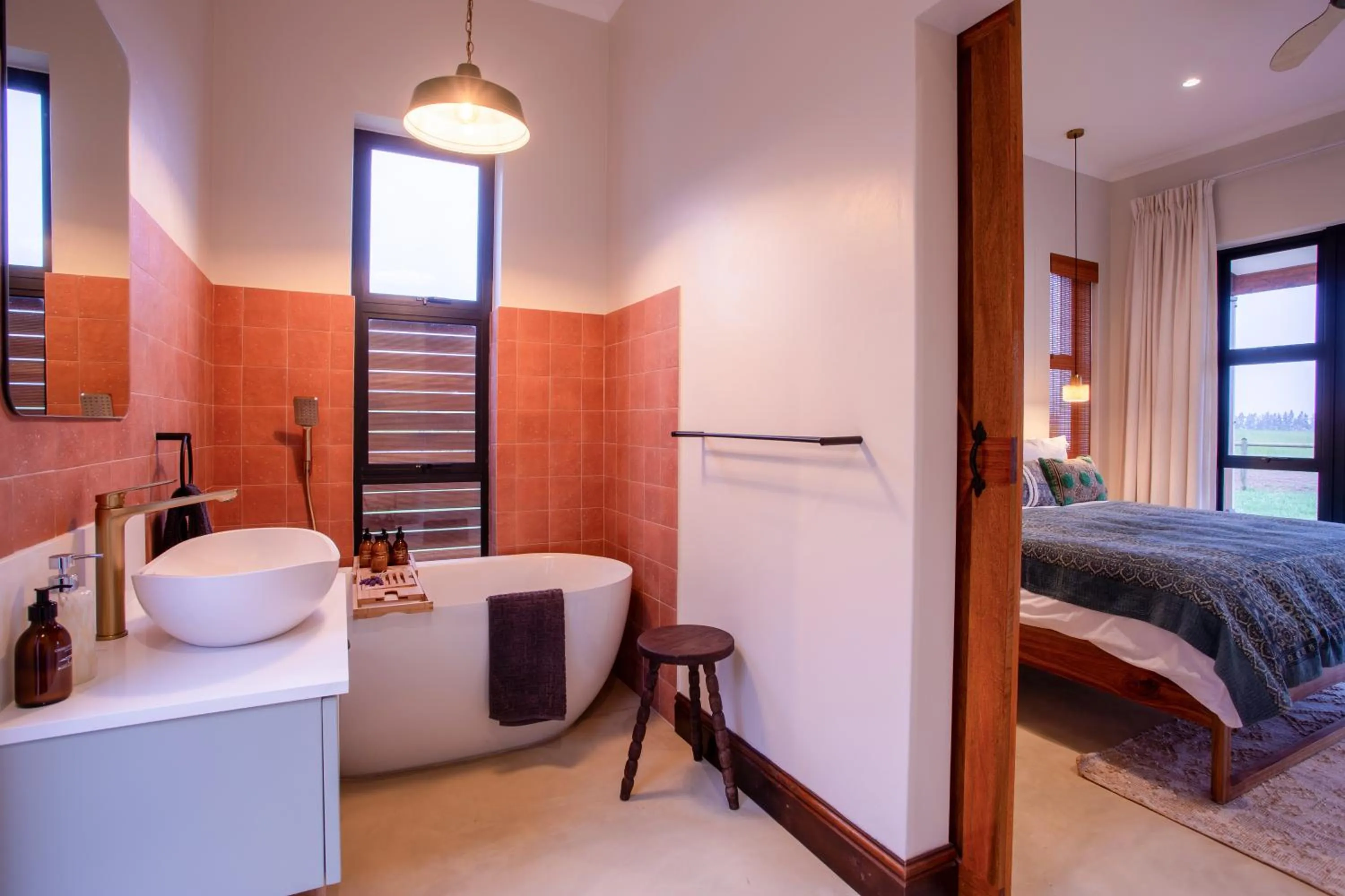 Bathroom, Bed in Raptor Rise Farm