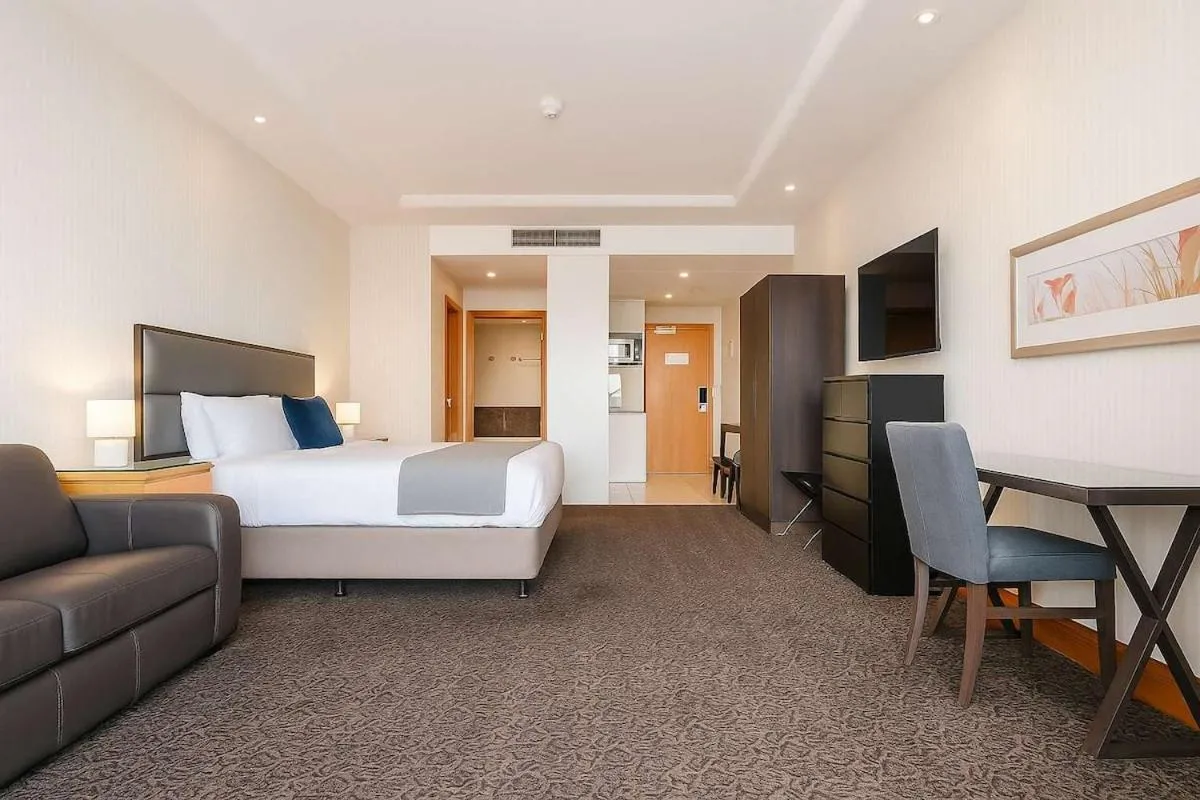 Ocean View Studio Apartment Surfers Paradise - Free Parking