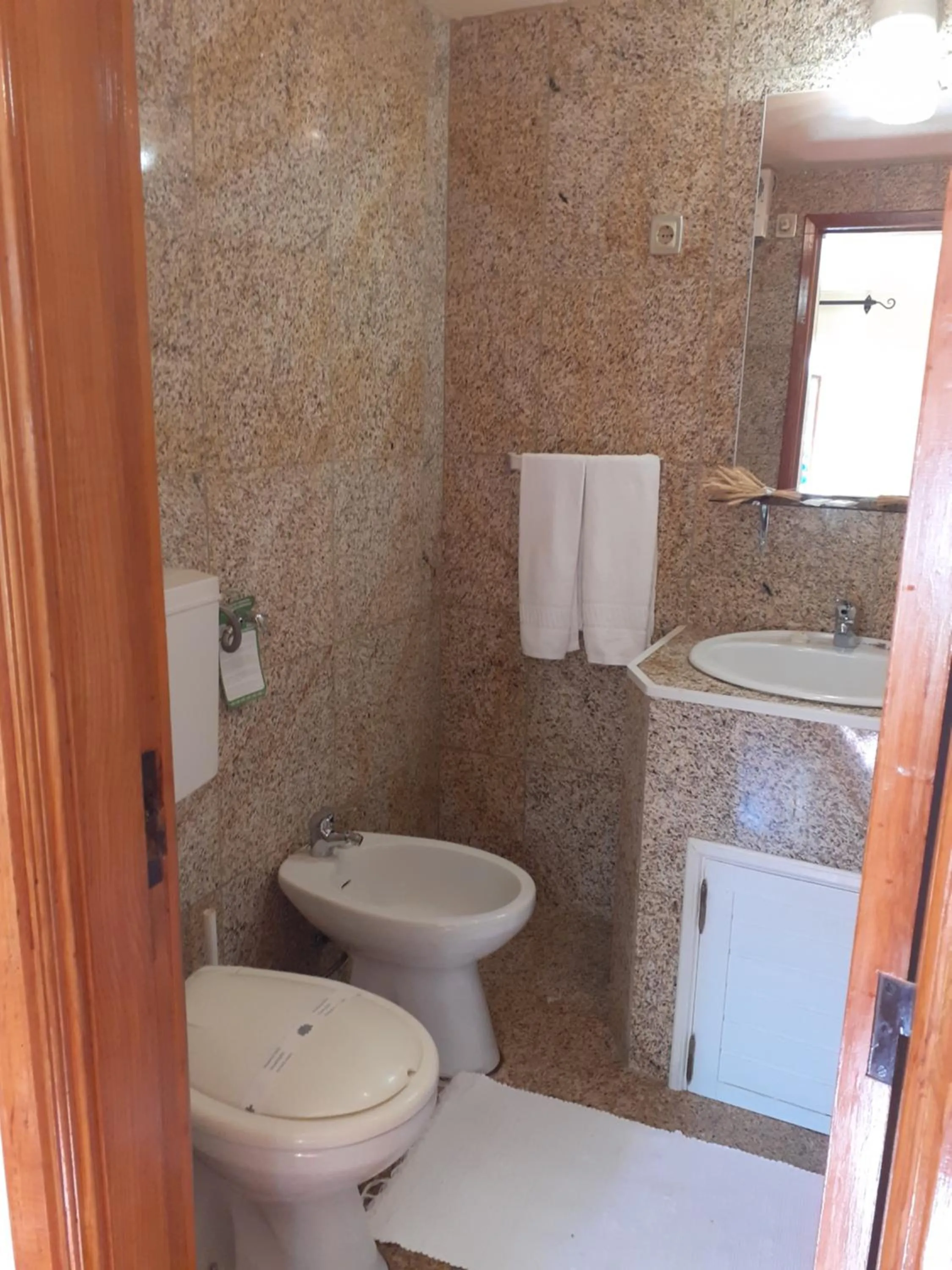 Two-Bedroom House in Casas do Cruzeiro