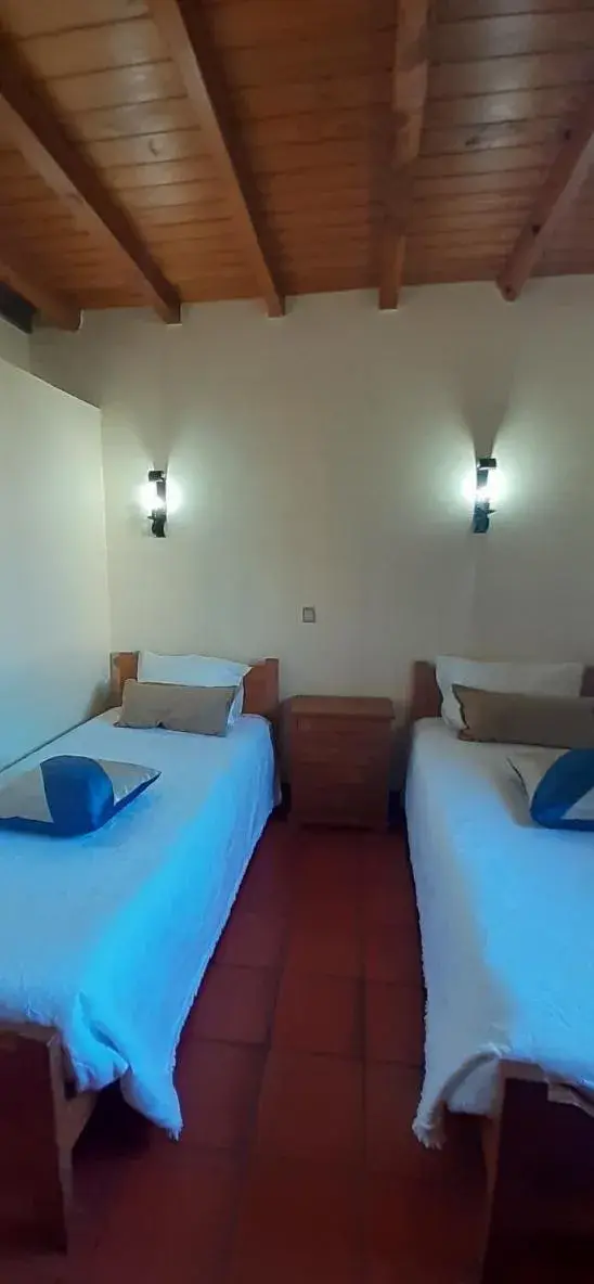 Three-Bedroom House - single occupancy in Casas do Cruzeiro Three-Bedroom House - single occupancy in Casas do Cruzeiro
