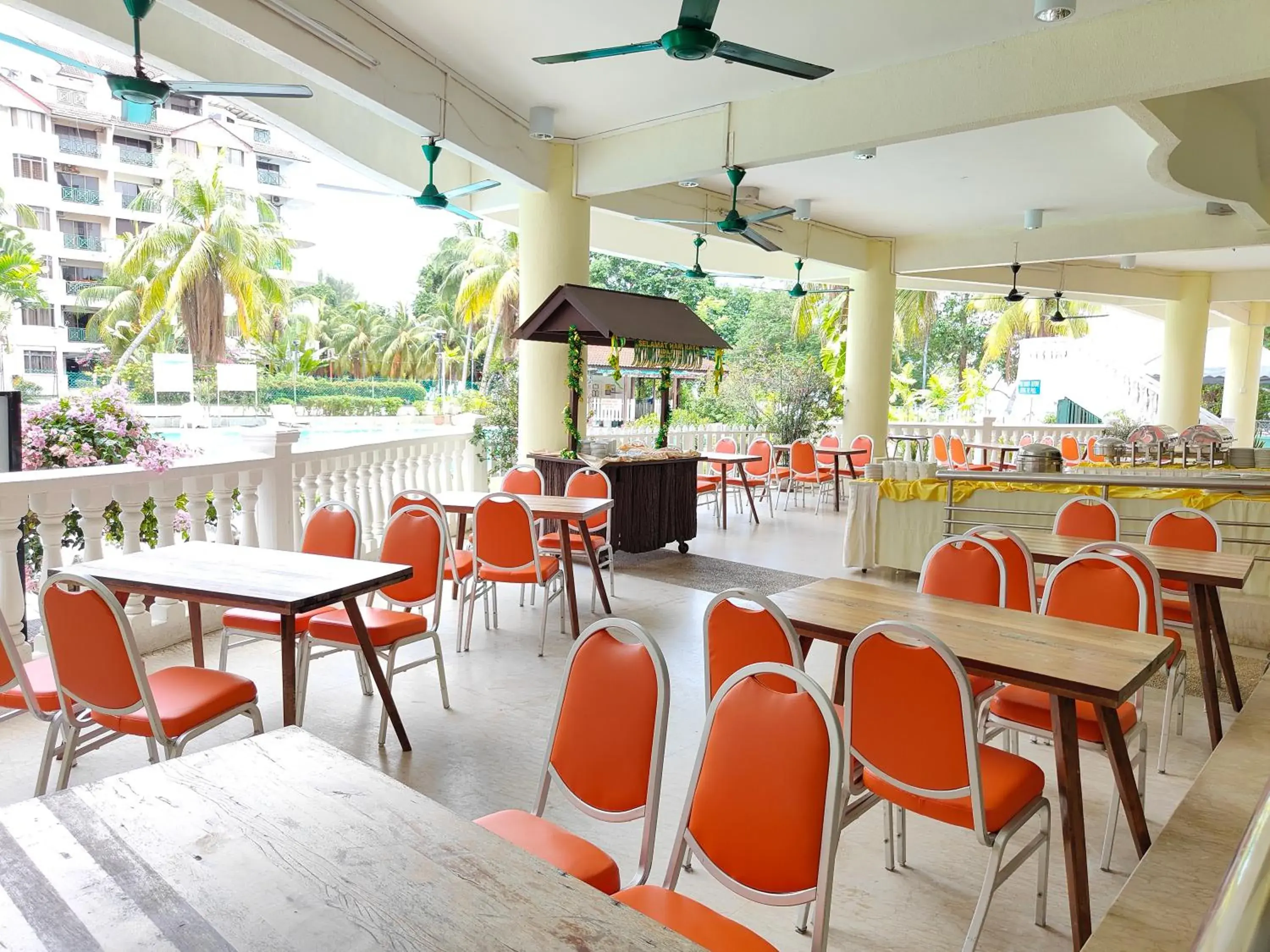 Restaurant/places to eat in BAYU BEACH RESORT Restaurant/places to eat in BAYU BEACH RESORT