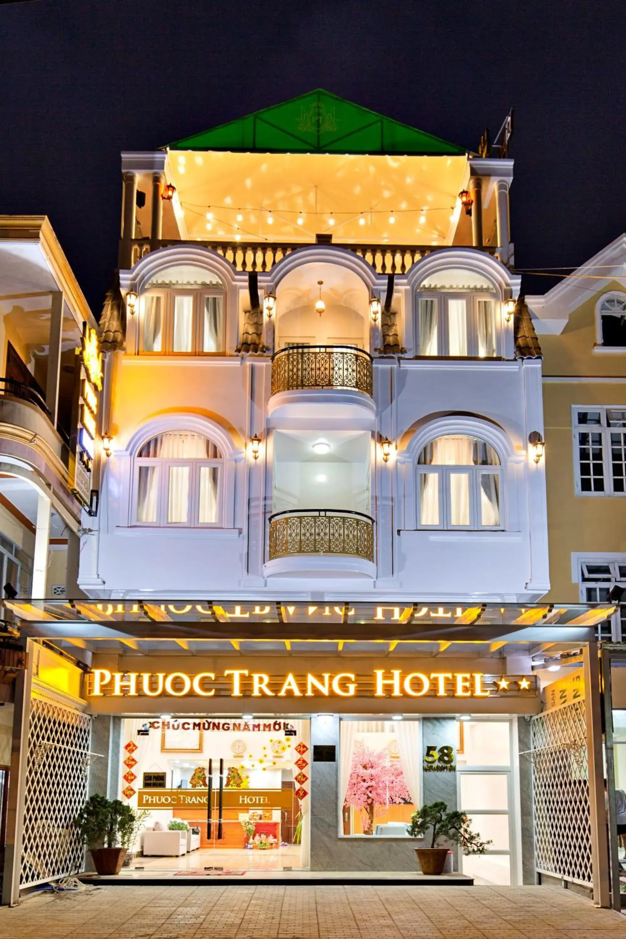 Property building in S79 Pho Hoa Hotel Property building in S79 Pho Hoa Hotel