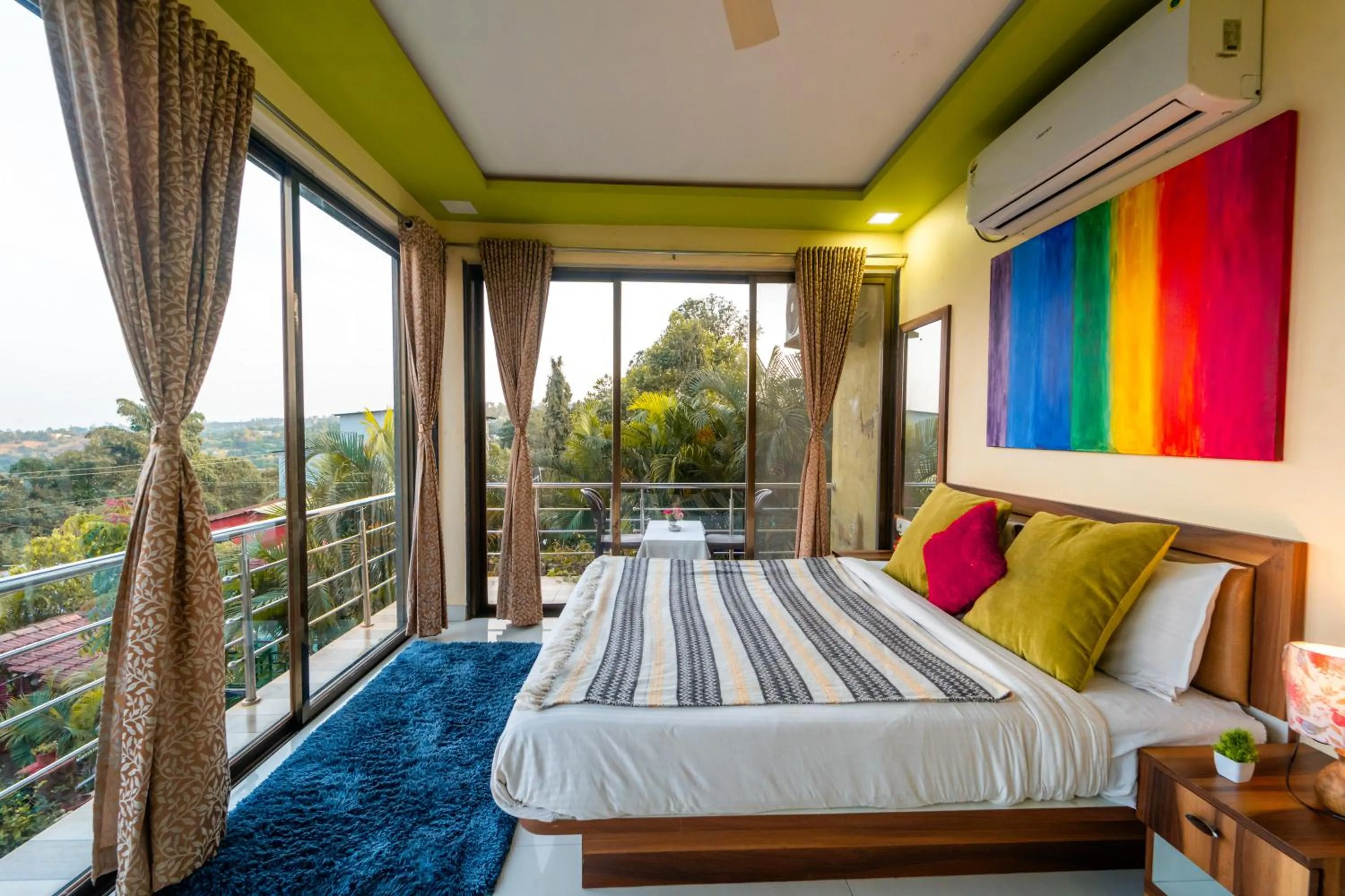 View (from property/room), Bed in Strawberry County