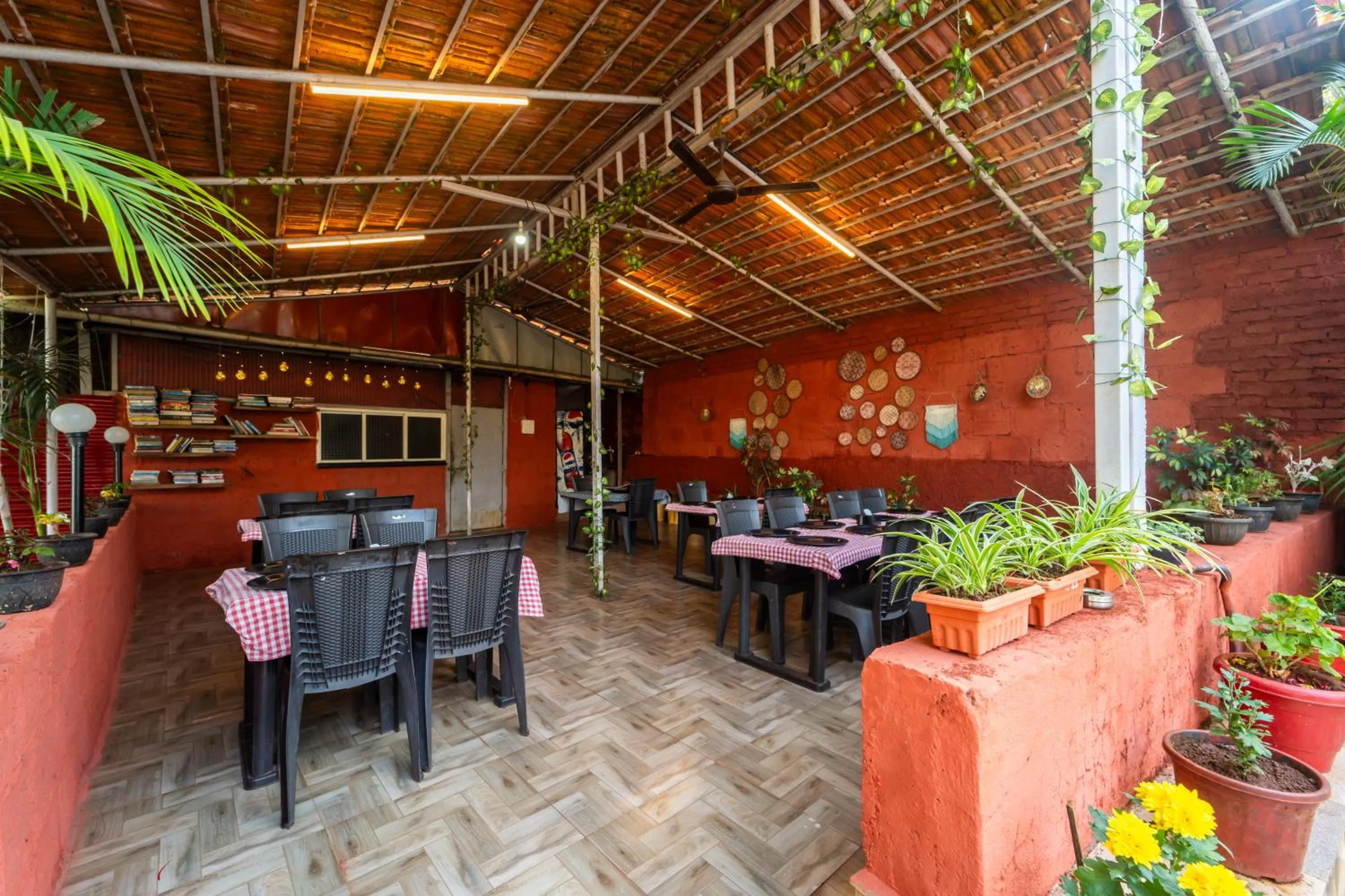 Restaurant/places to eat in Strawberry County