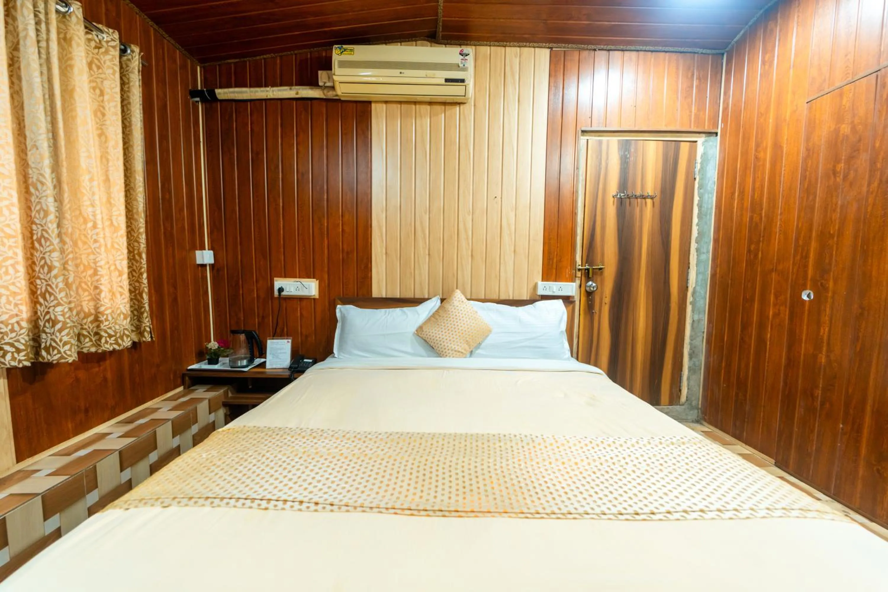 Bed in Strawberry County