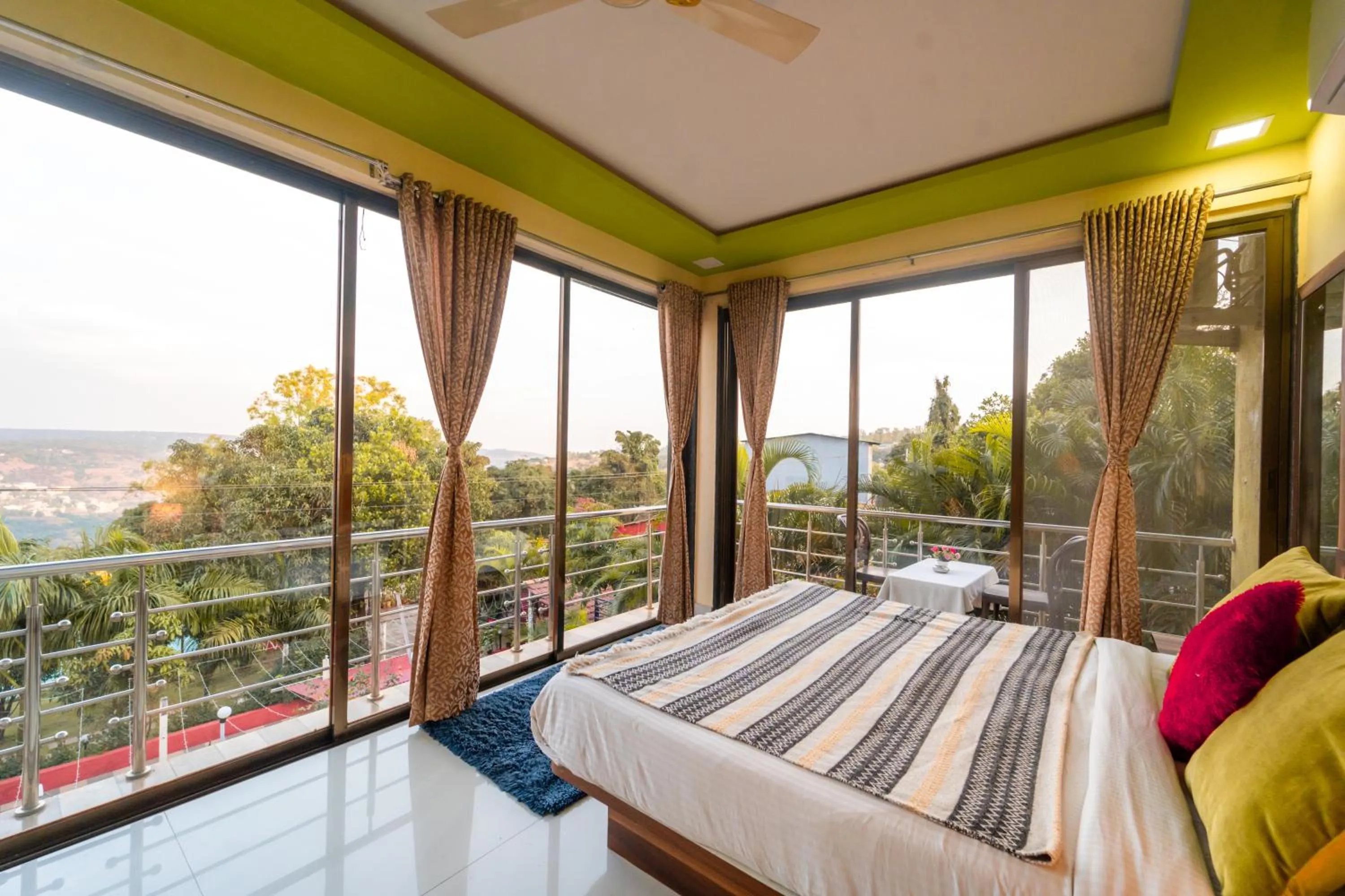 View (from property/room), Bed in Strawberry County