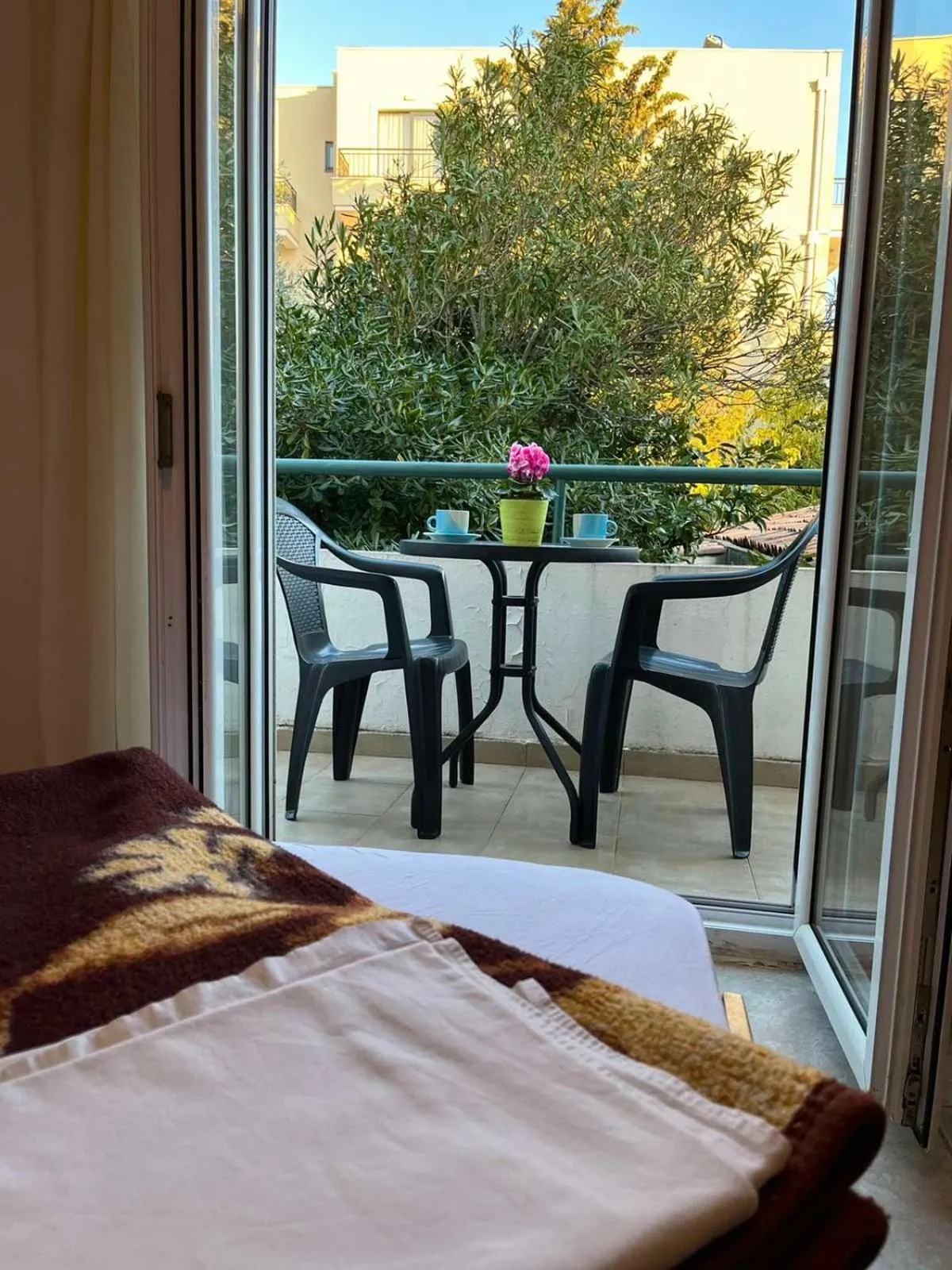 Balcony/Terrace, Bed in Apartments and Room MV