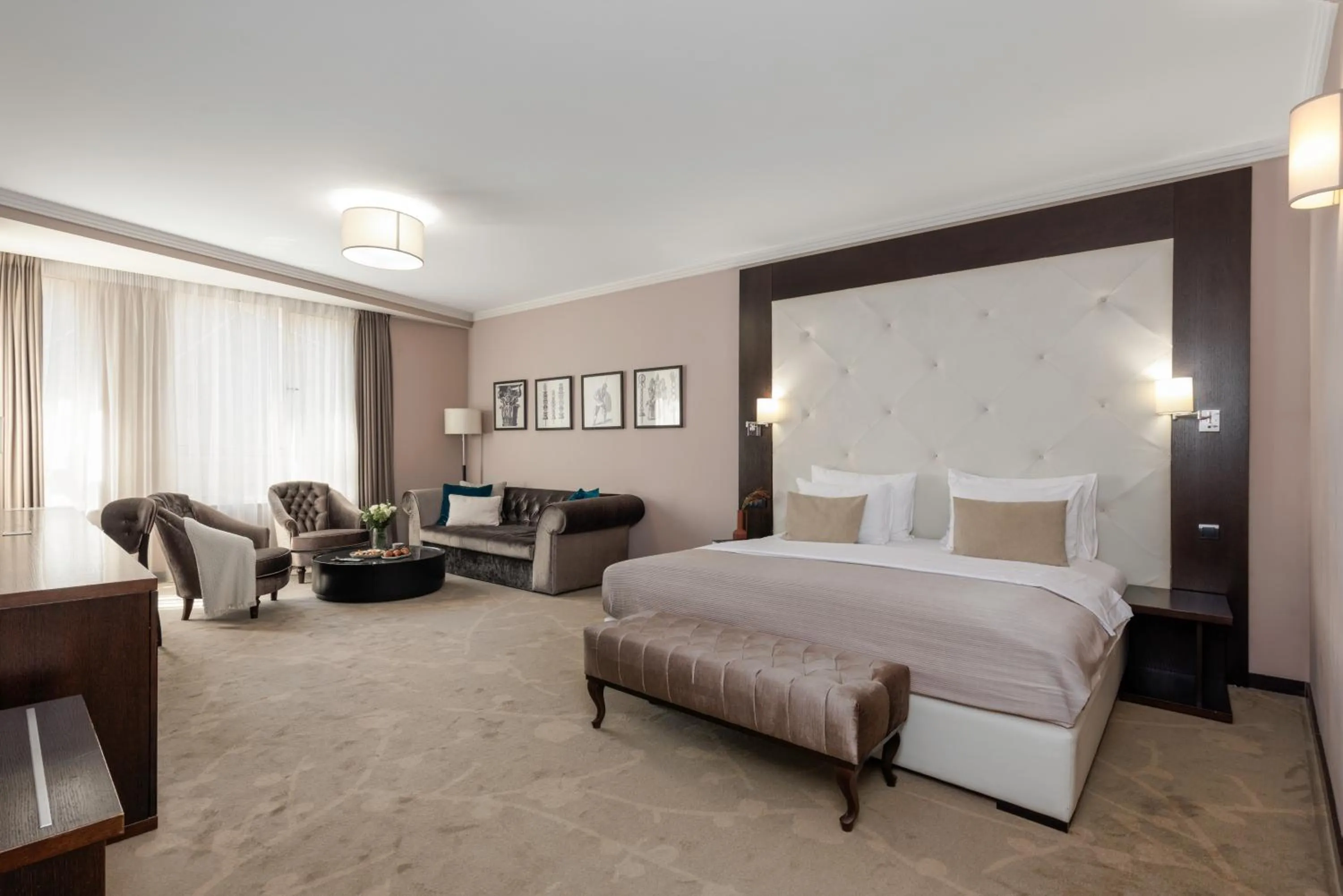 Bed in Hotel Constantine the Great