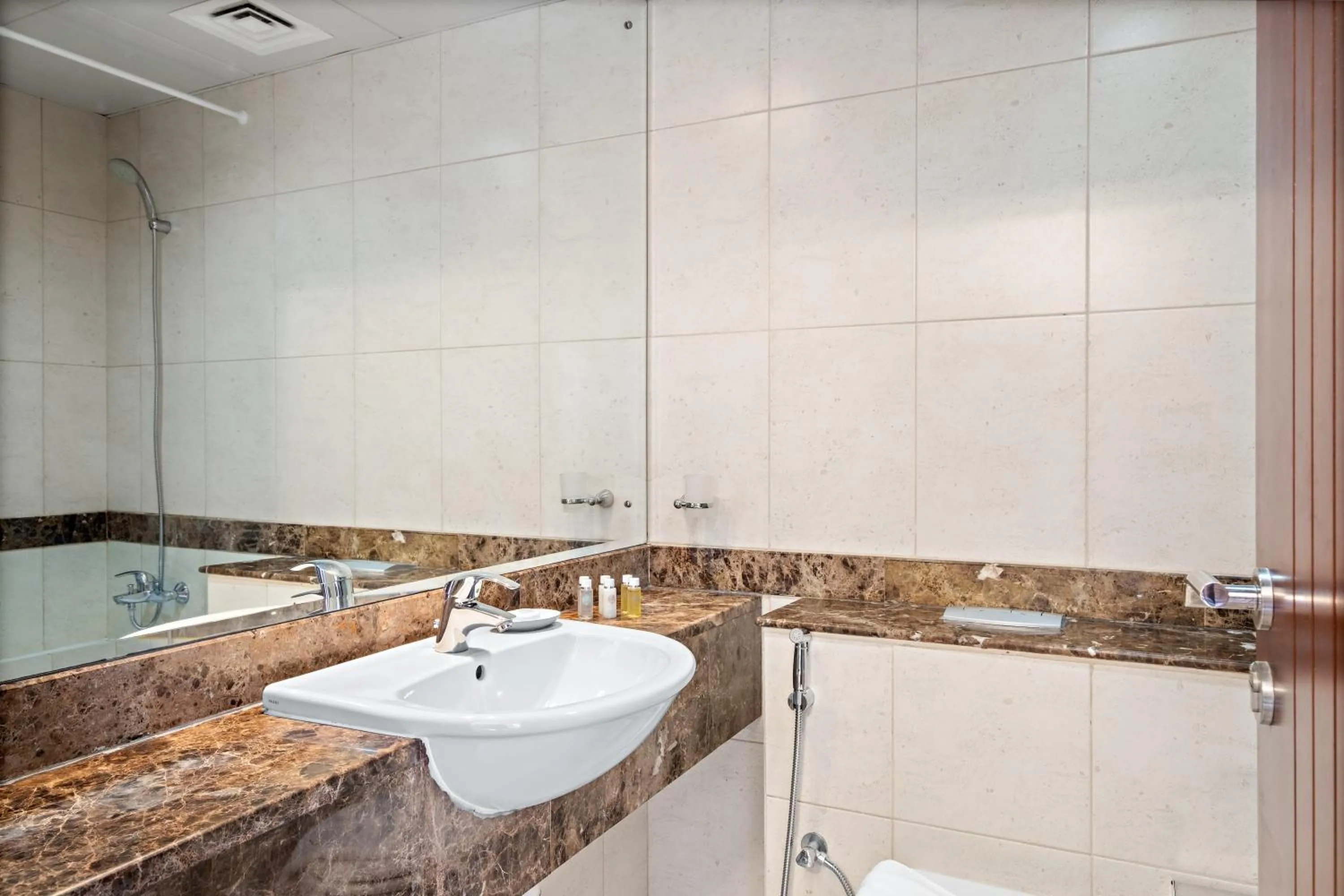 Bathroom in Silkhaus High Floor 1 BDR with Metro Nearby