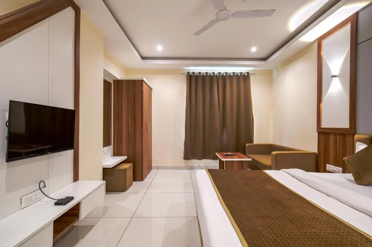 Photo of the whole room, Bed in Radhe Krishna Resort