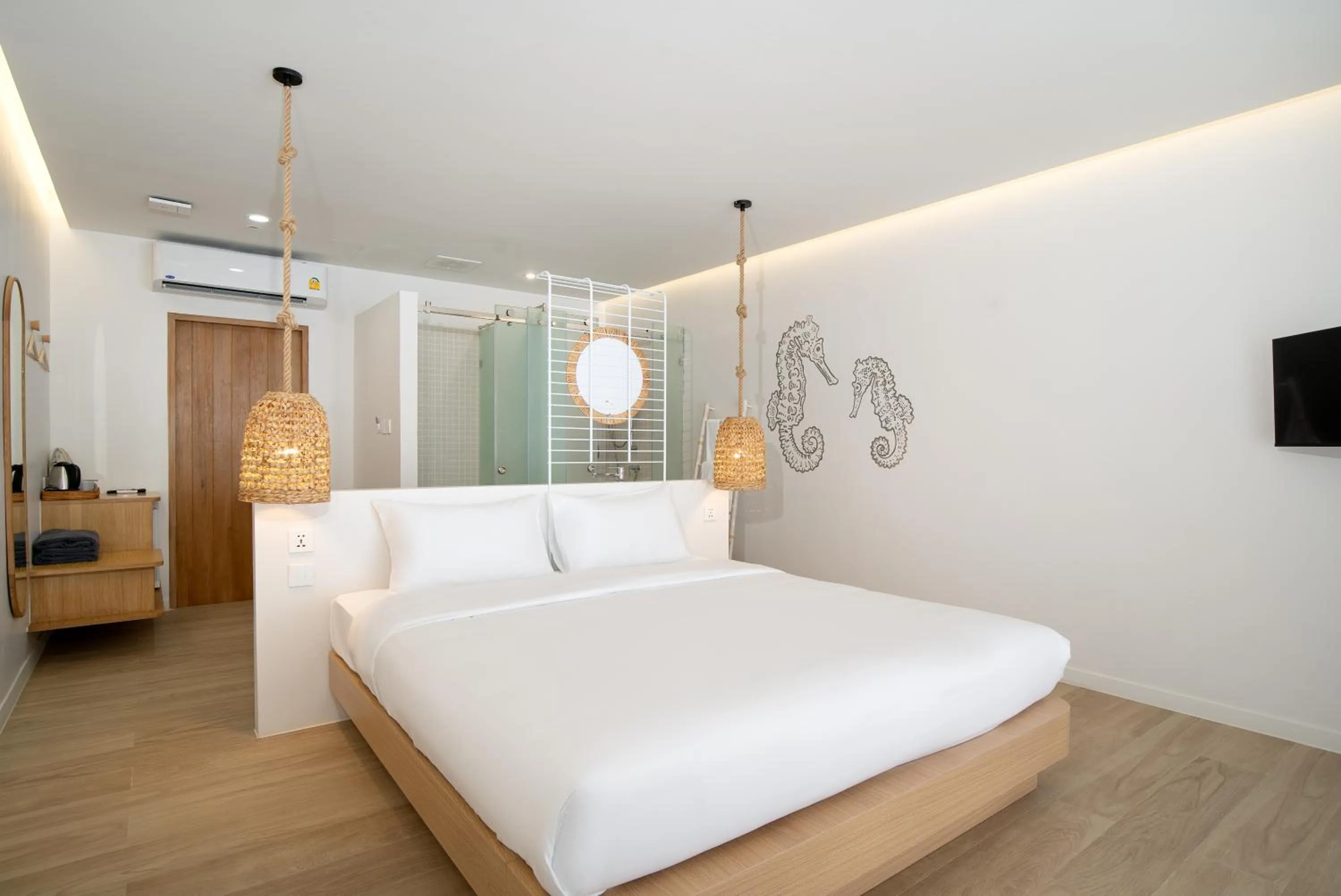 Bedroom, Bed in The Season Resort