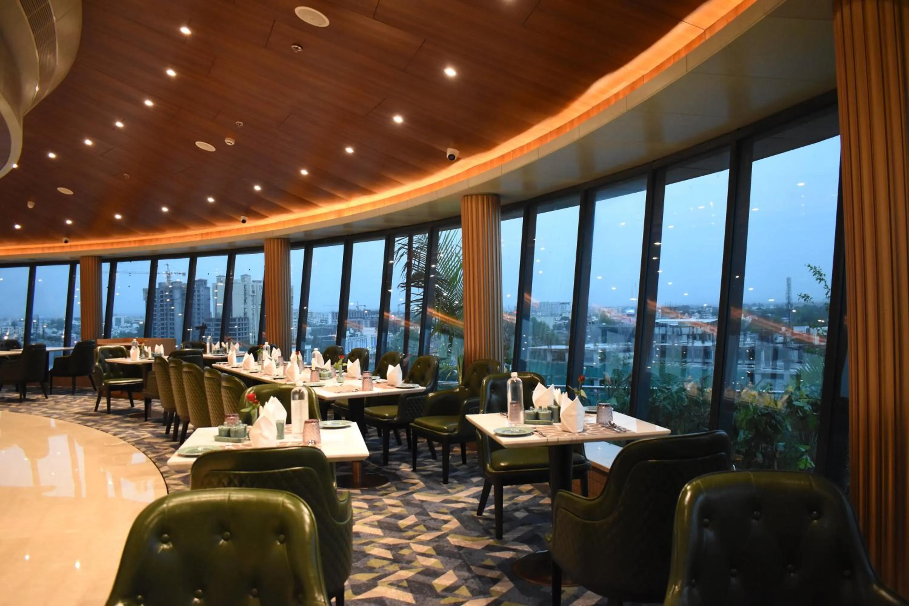 Restaurant/places to eat in The Maple Hotel