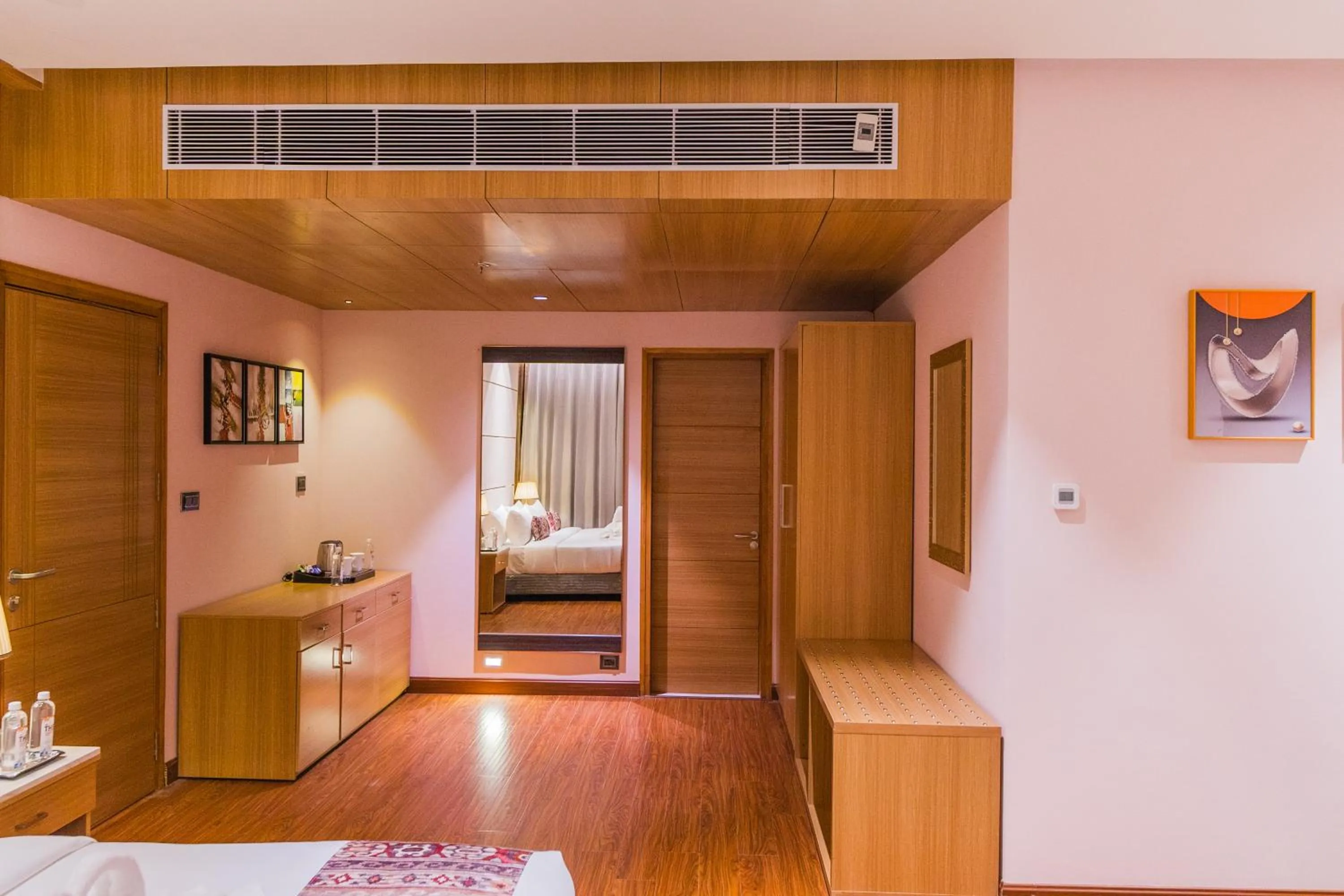 Photo of the whole room, Bed in The Maple Hotel