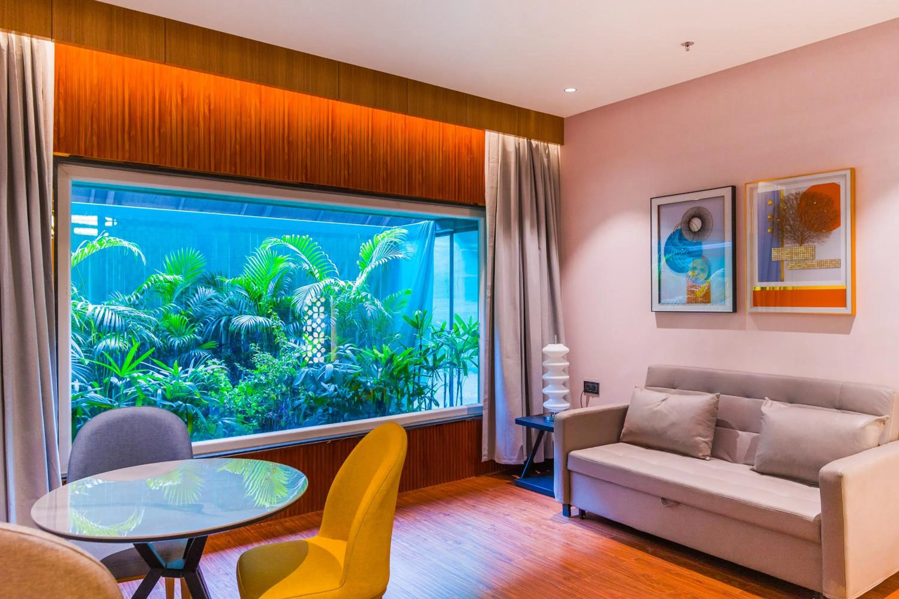 Living room in The Maple Hotel