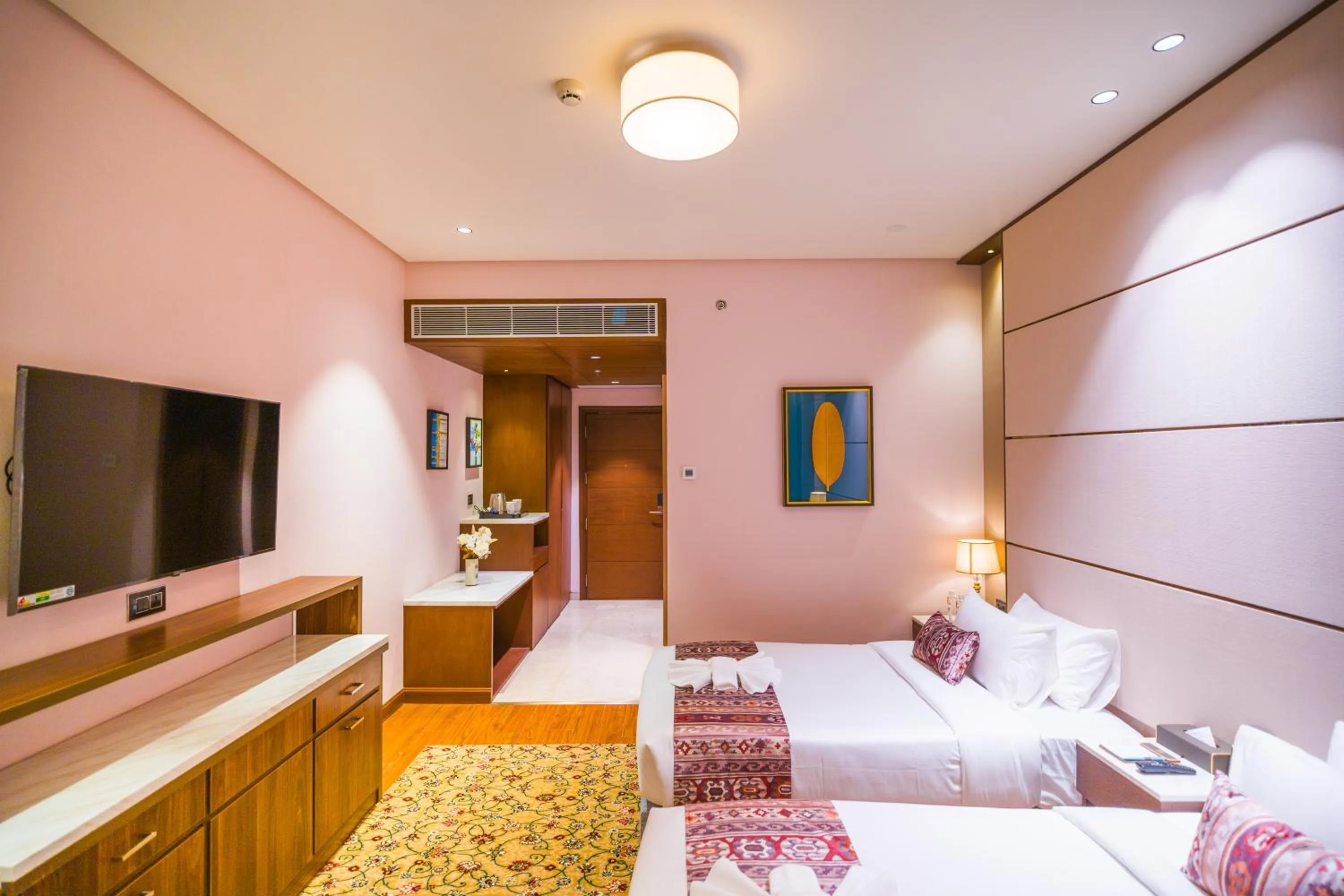 Bedroom, Bed in The Maple Hotel