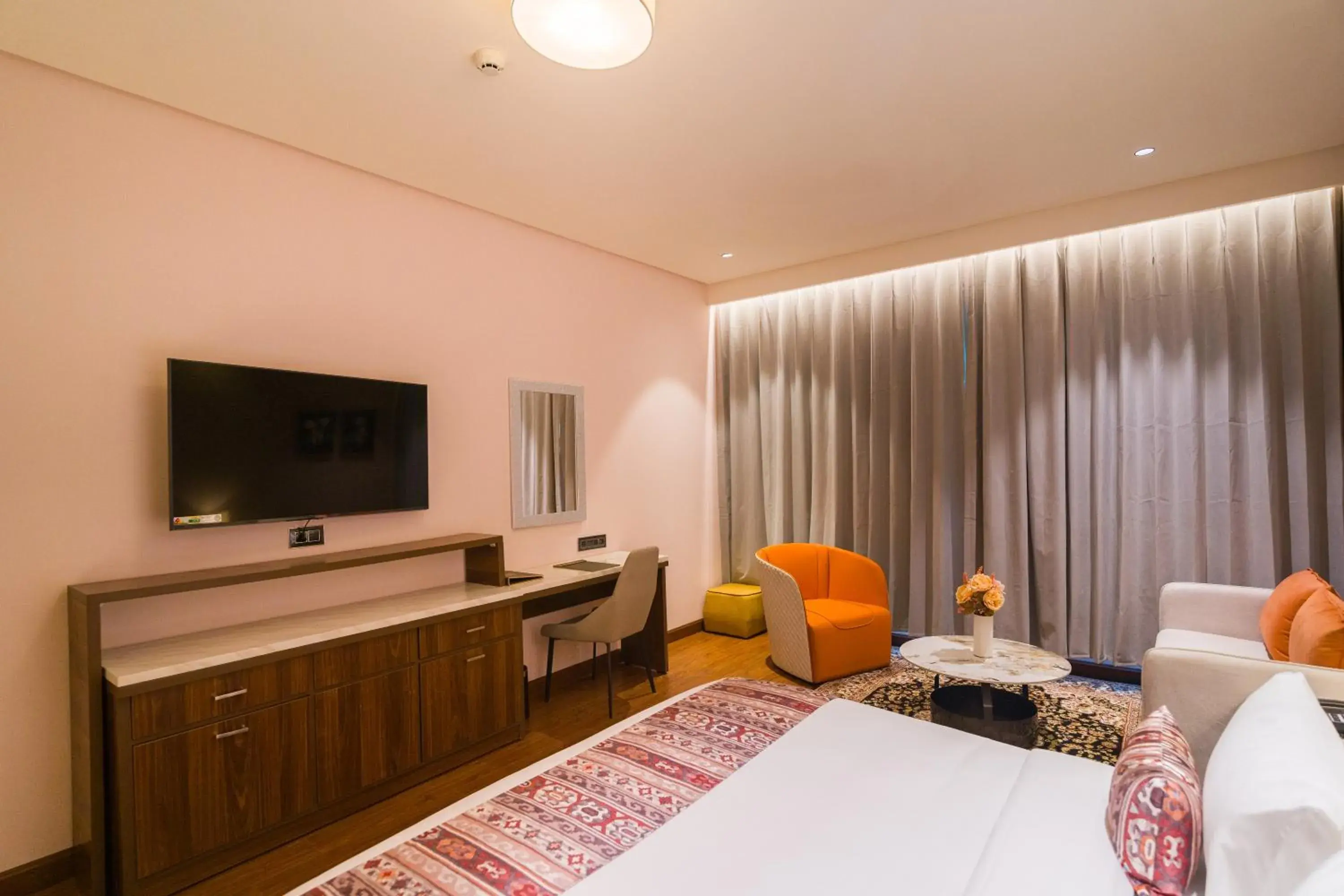 Bedroom, Bed in The Maple Hotel Bedroom, Bed in The Maple Hotel