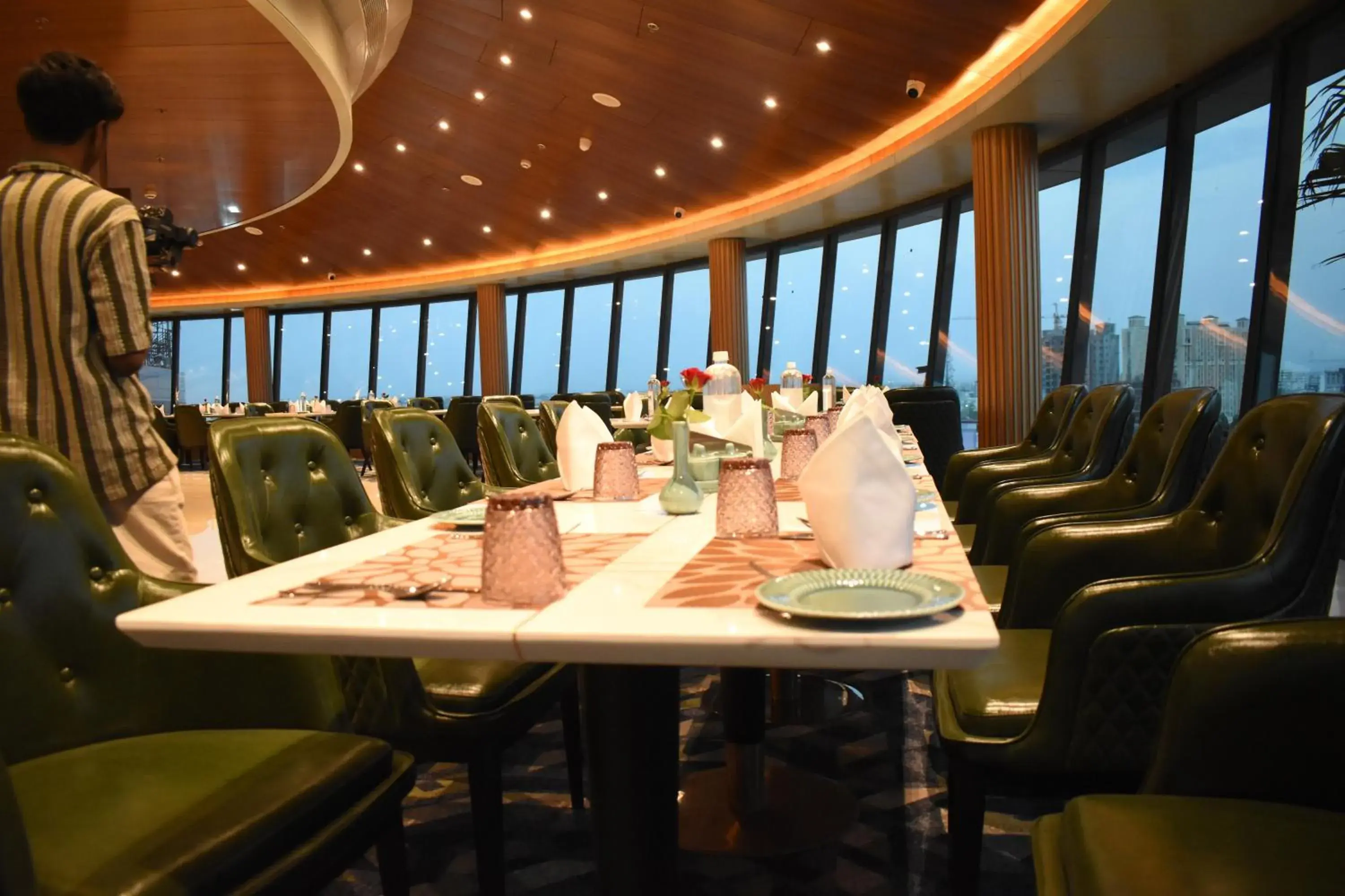 Restaurant/places to eat in The Maple Hotel Restaurant/places to eat in The Maple Hotel