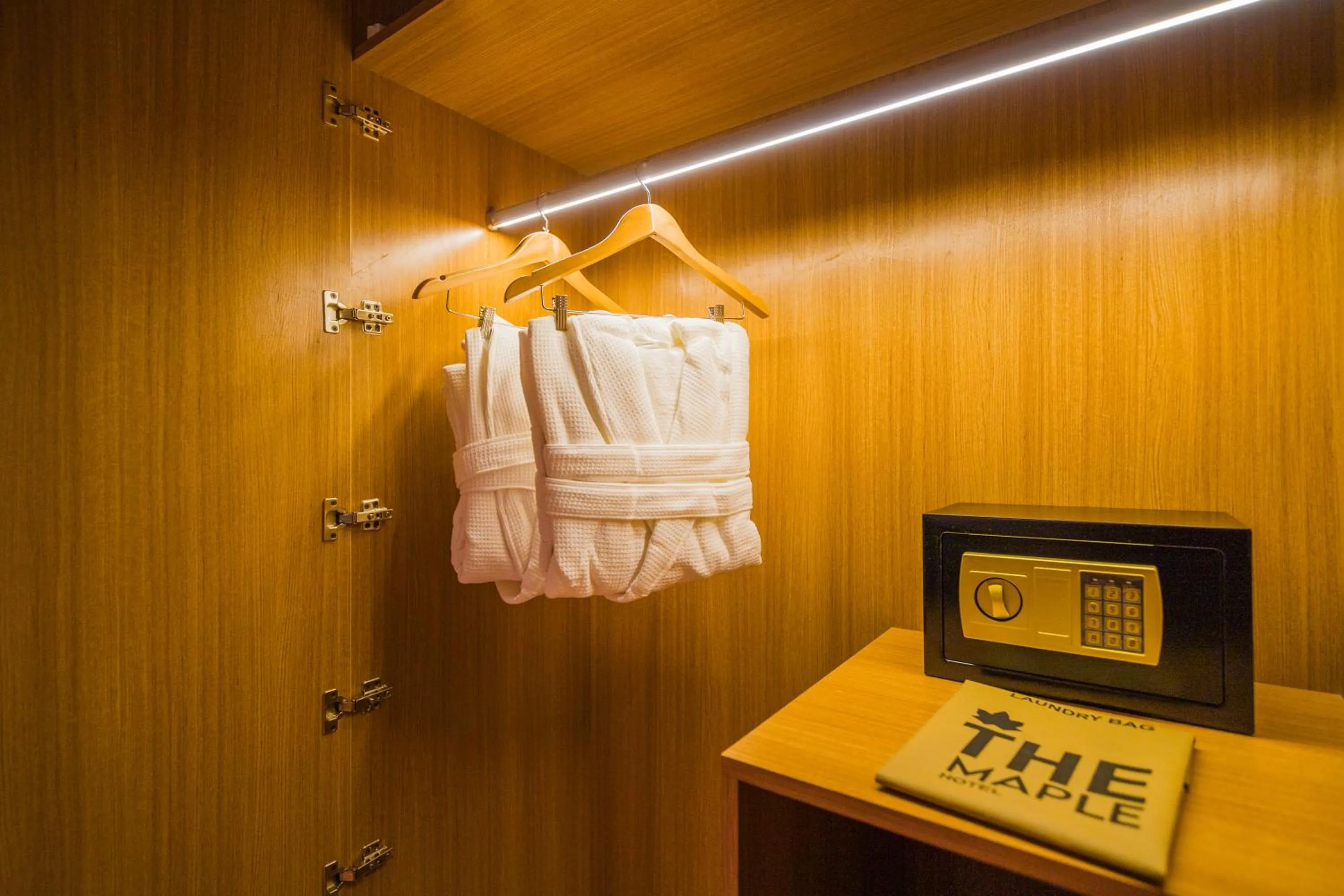 wardrobe in The Maple Hotel