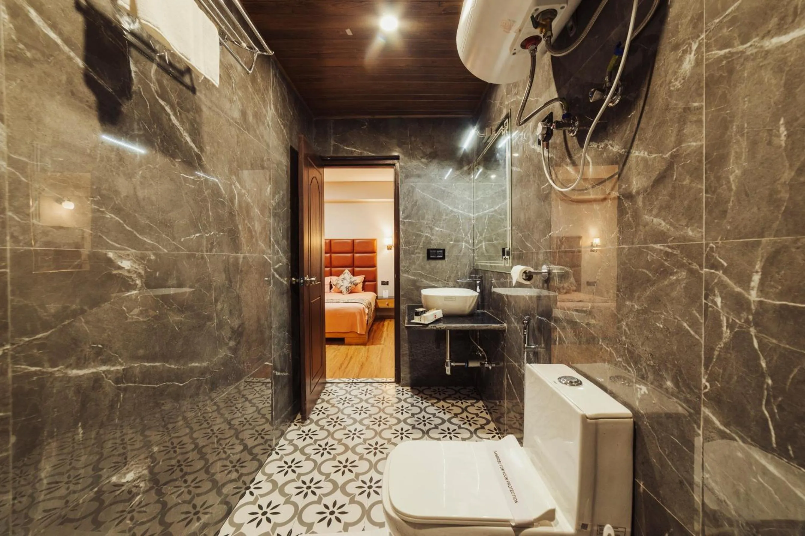 Shower in ETHO METHO GANGTOK