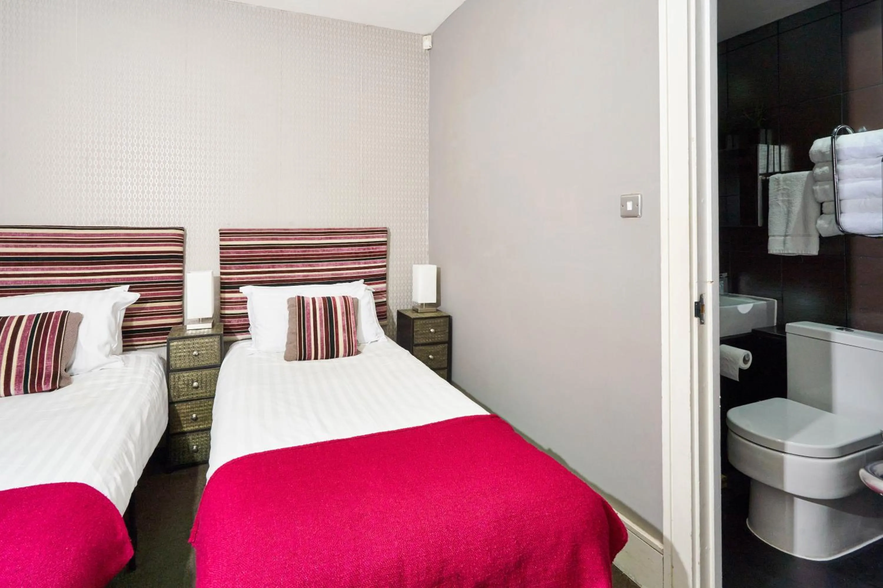 Toilet, Bed in Lushpads