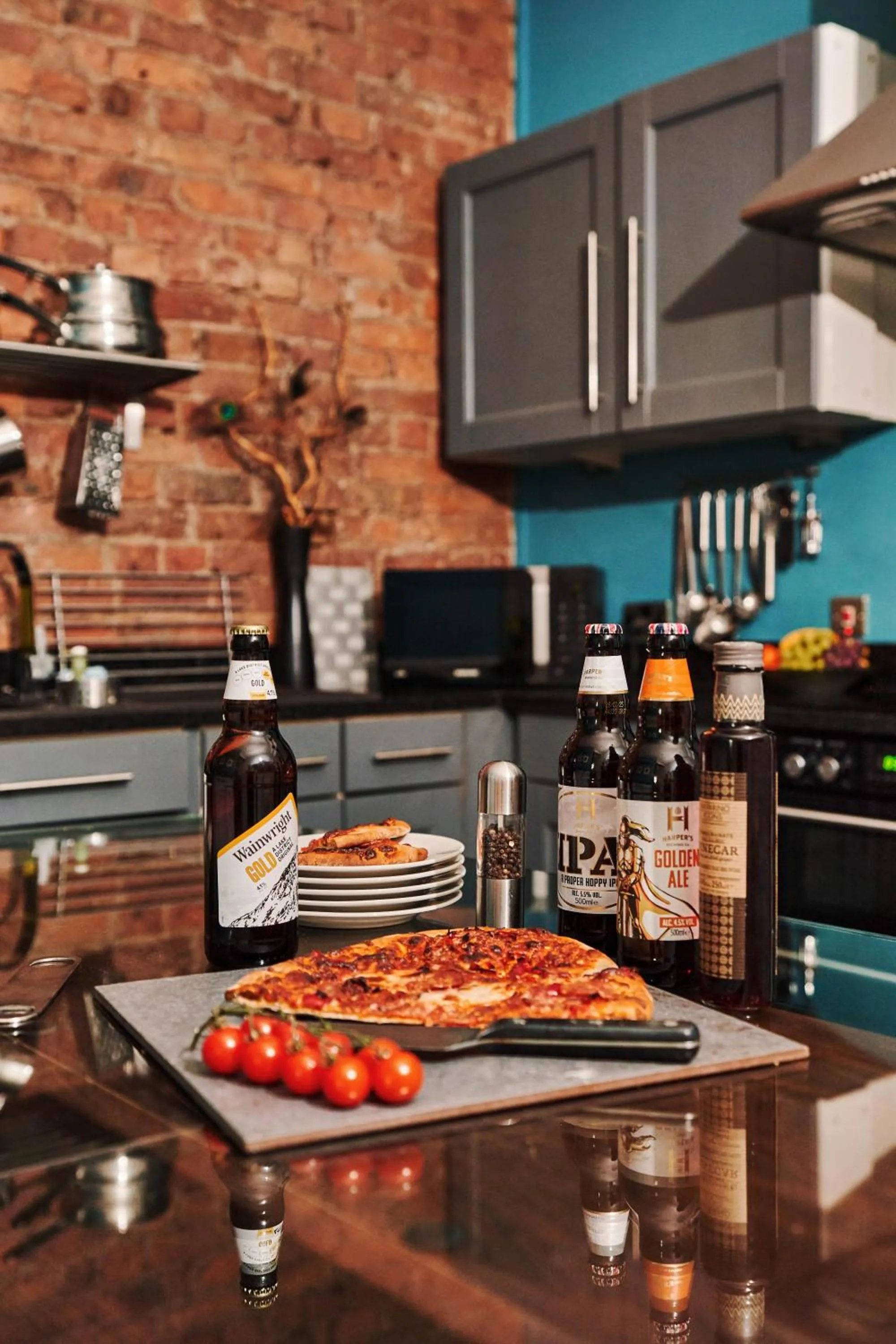 Kitchen or kitchenette in Lushpads