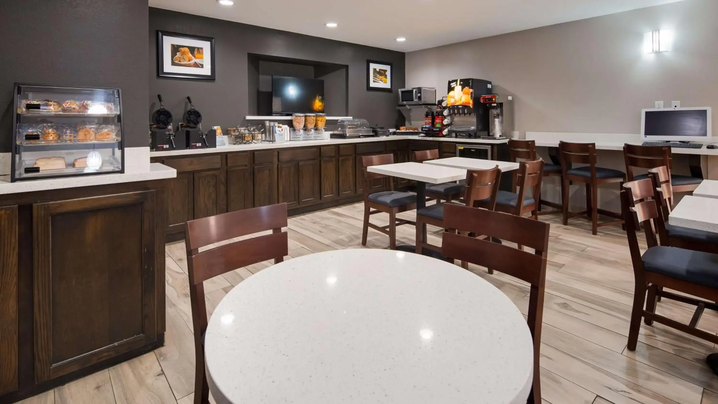 Restaurant/places to eat in Best Western Executive Inn Restaurant/places to eat in Best Western Executive Inn