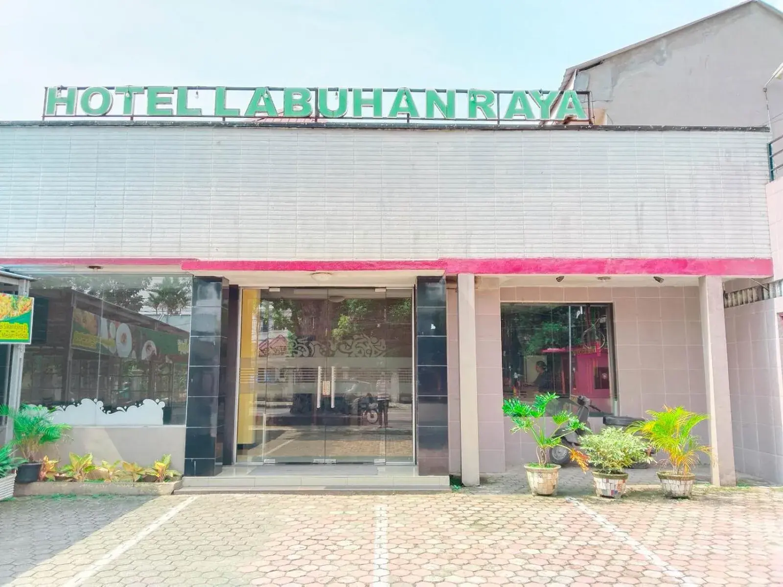 Hotel Labuhan Raya Hotel Labuhan Raya