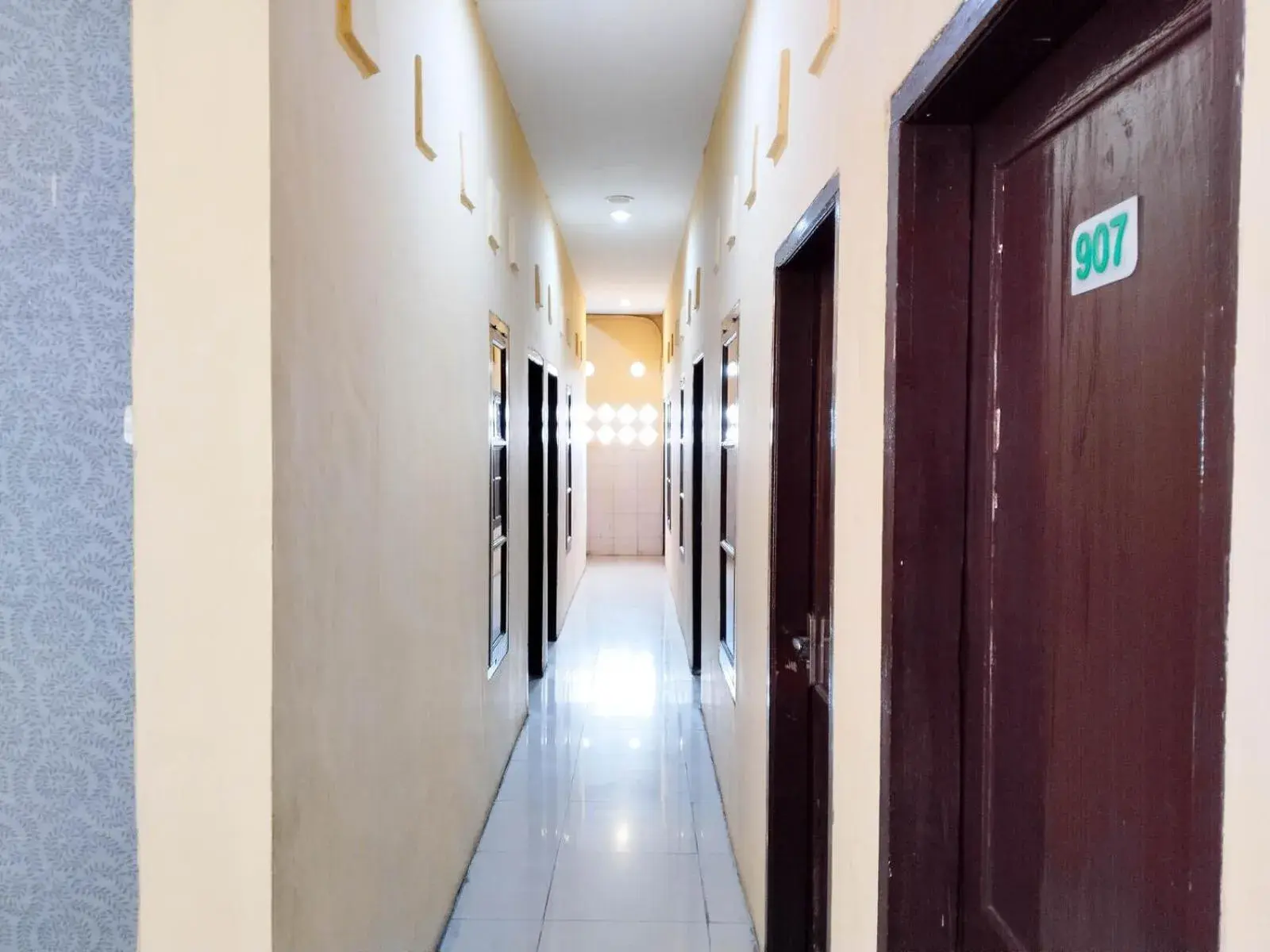 Hotel Labuhan Raya Hotel Labuhan Raya