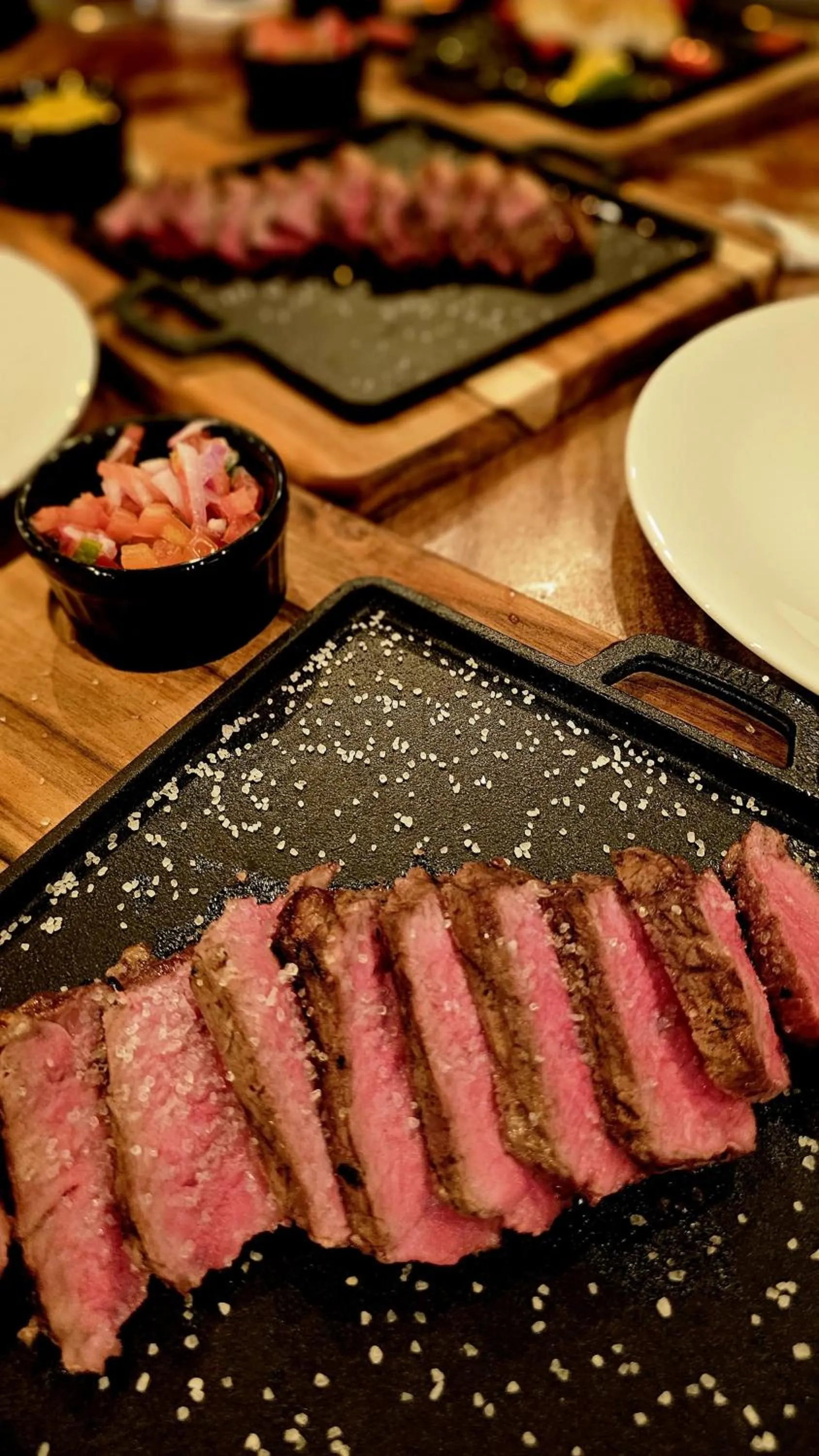 Restaurant/places to eat in Luau Hotel
