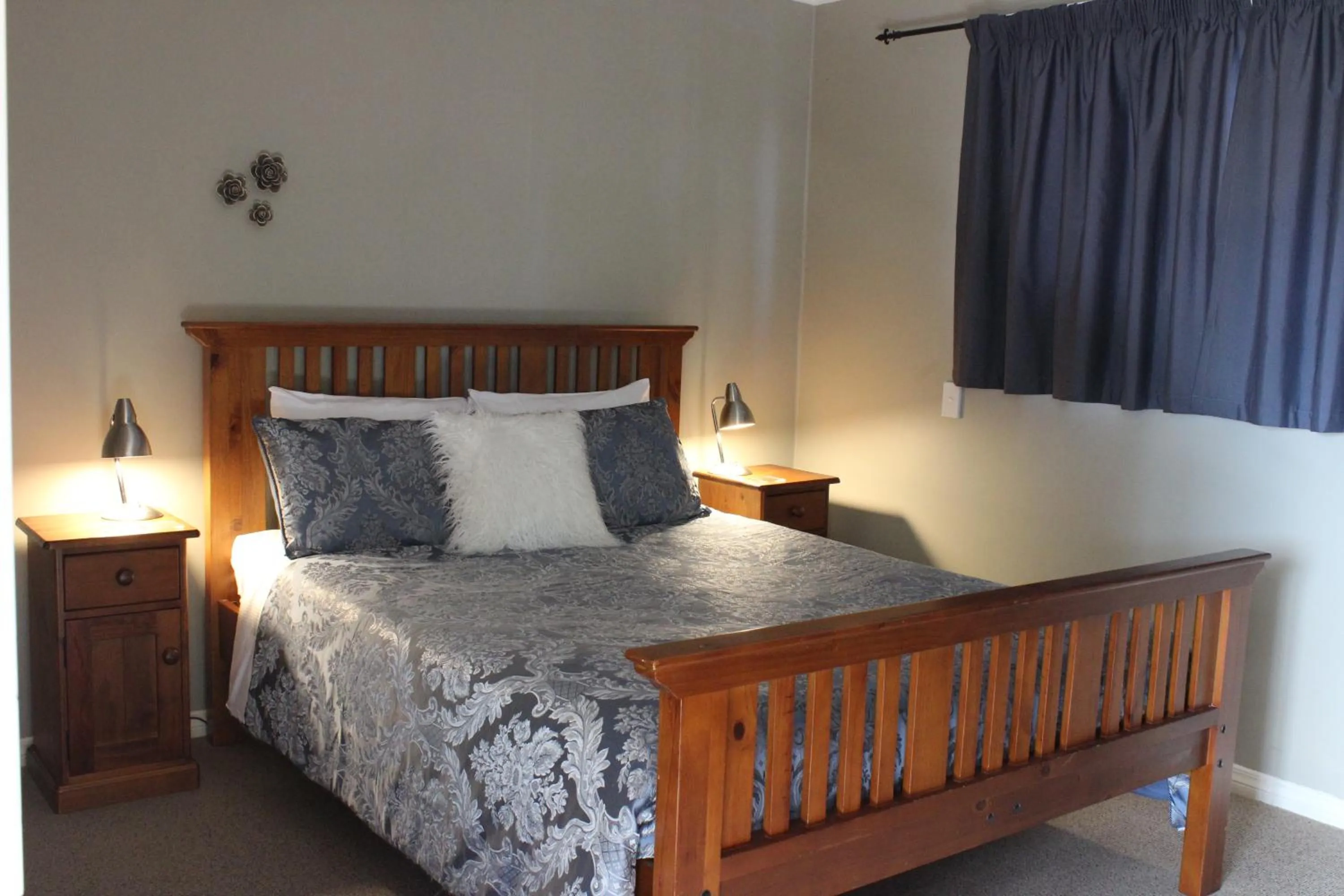 Bed in Blue Thistle Cottages