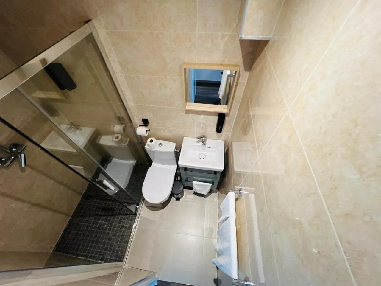 Bathroom in Auberge de Bagneux