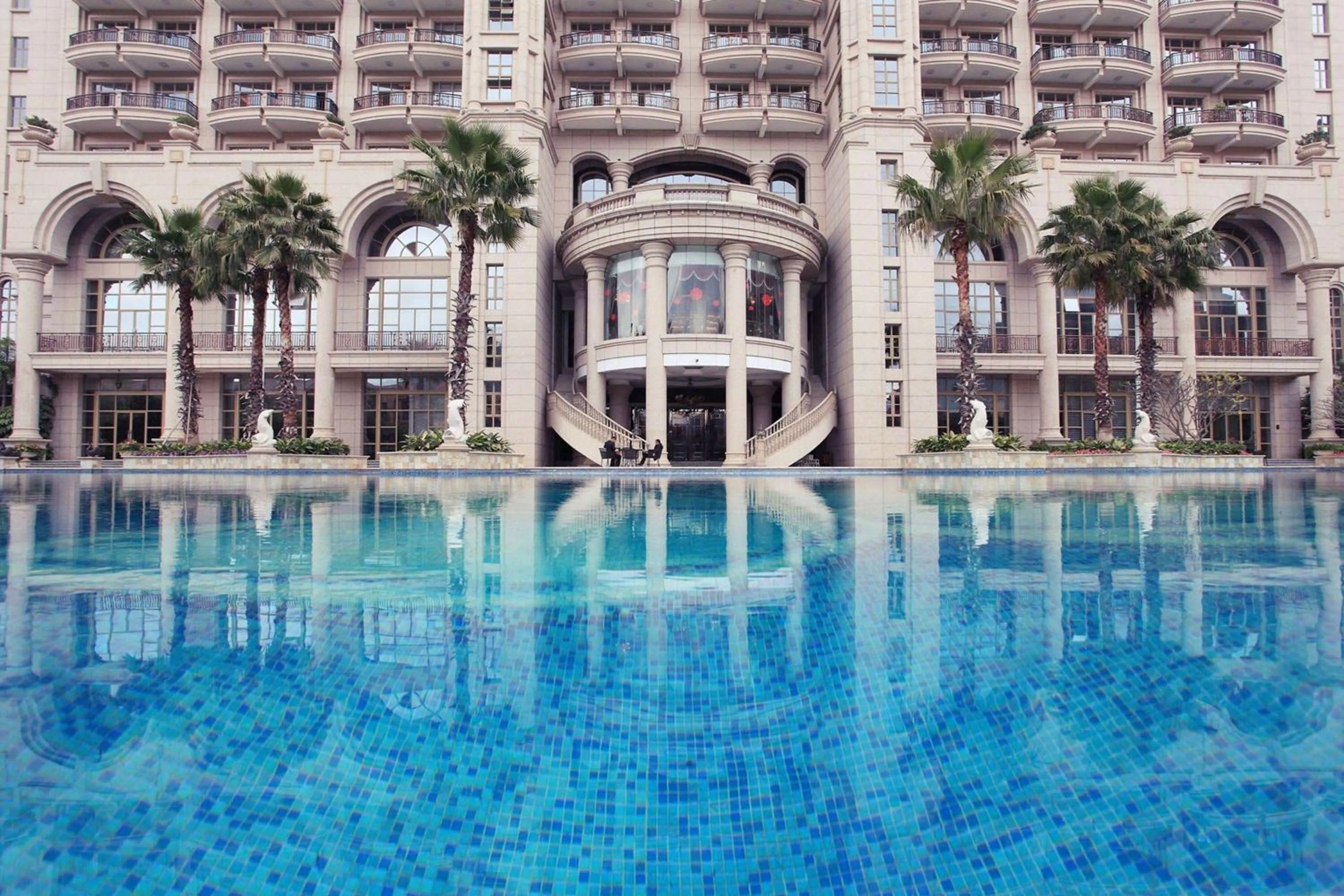 Pool view in Days Hotel by Wyndham Logan City Huizhou