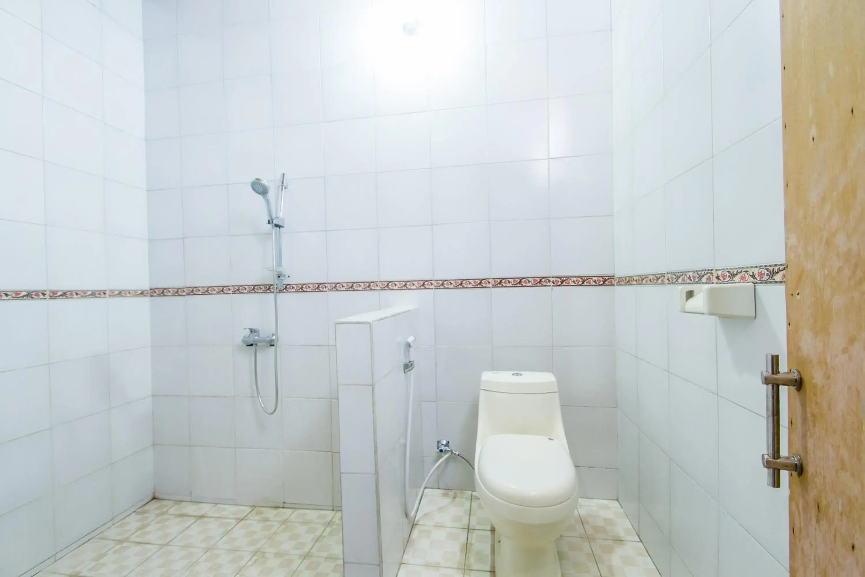 Shower in Sulendra Jungle Suites Ubud View by EPS Shower in Sulendra Jungle Suites Ubud View by EPS