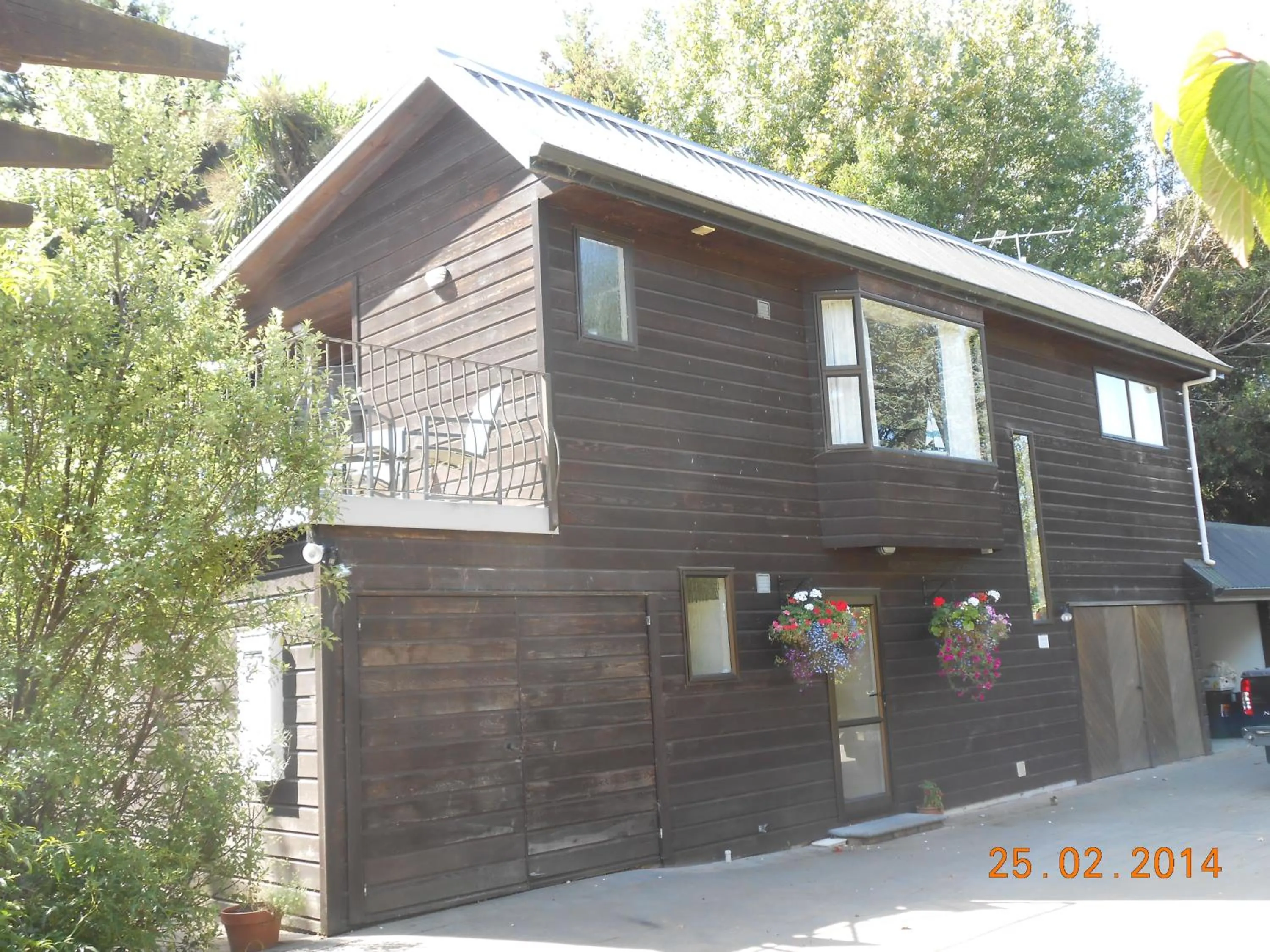 Property building in Antares Homestay