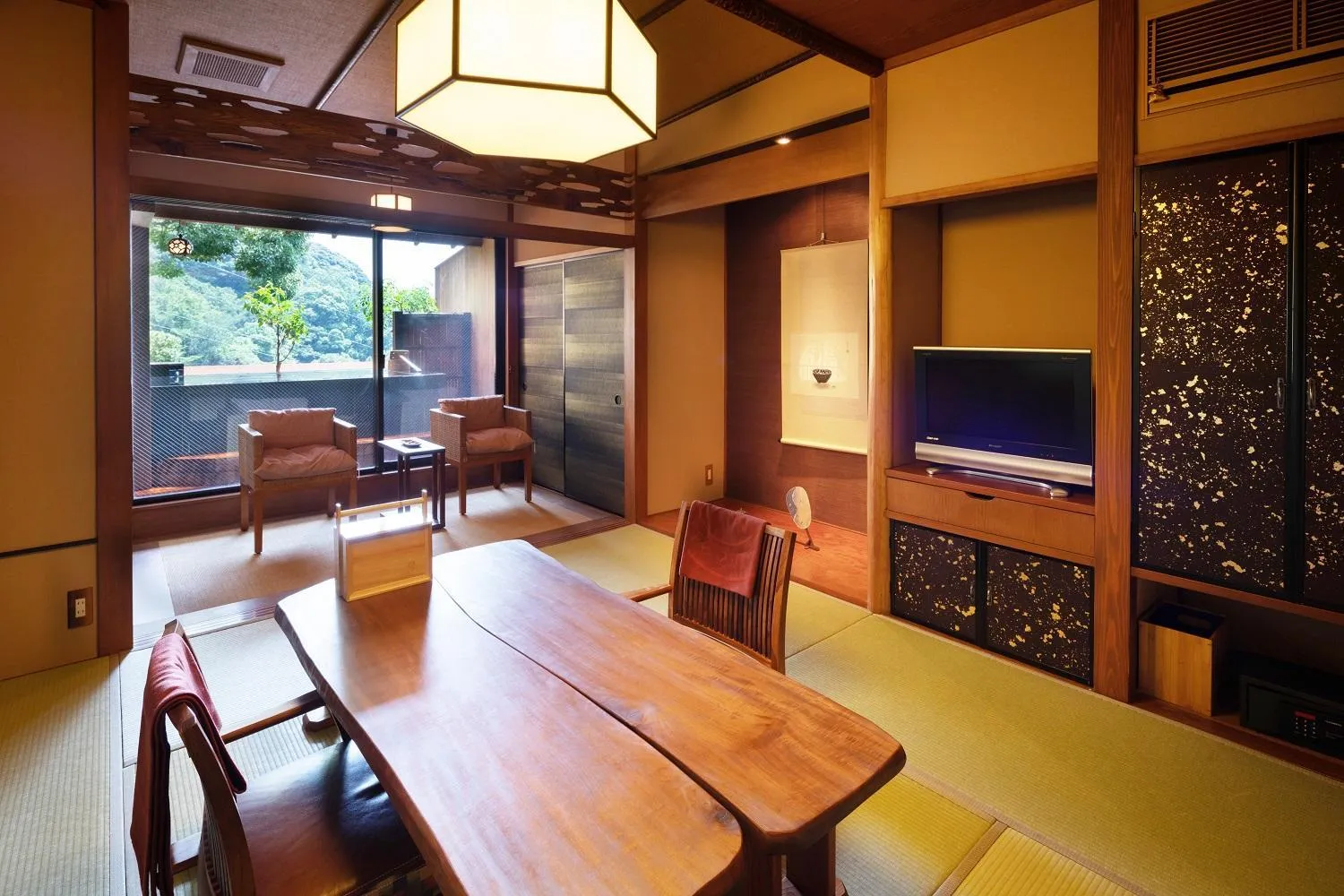 Photo of the whole room in Watei Kazekomichi